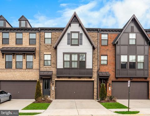 8103 ZOE PLACE ALEXANDRIA VA 22306