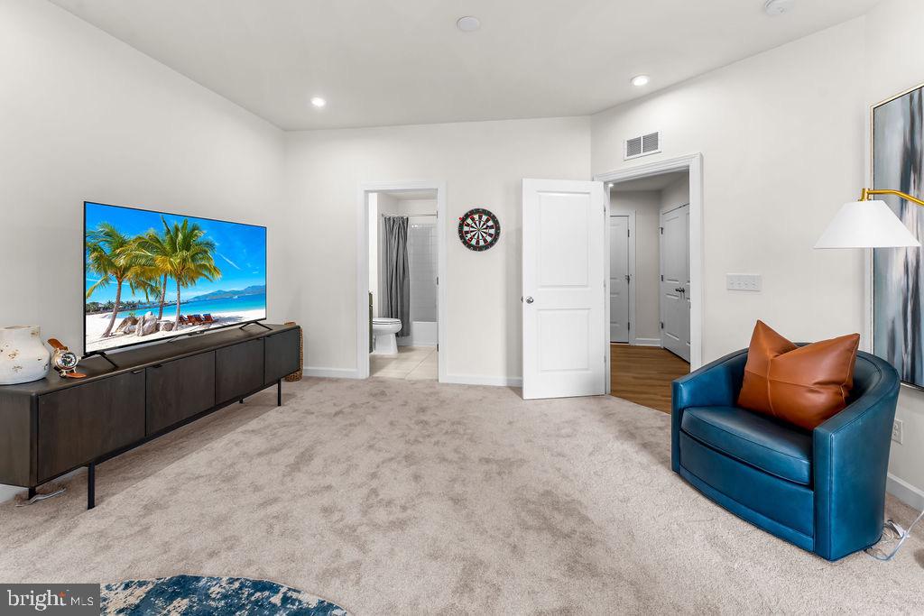 POTOMAC TRACE - Residential