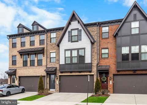 8103 ZOE PLACE ALEXANDRIA VA 22306