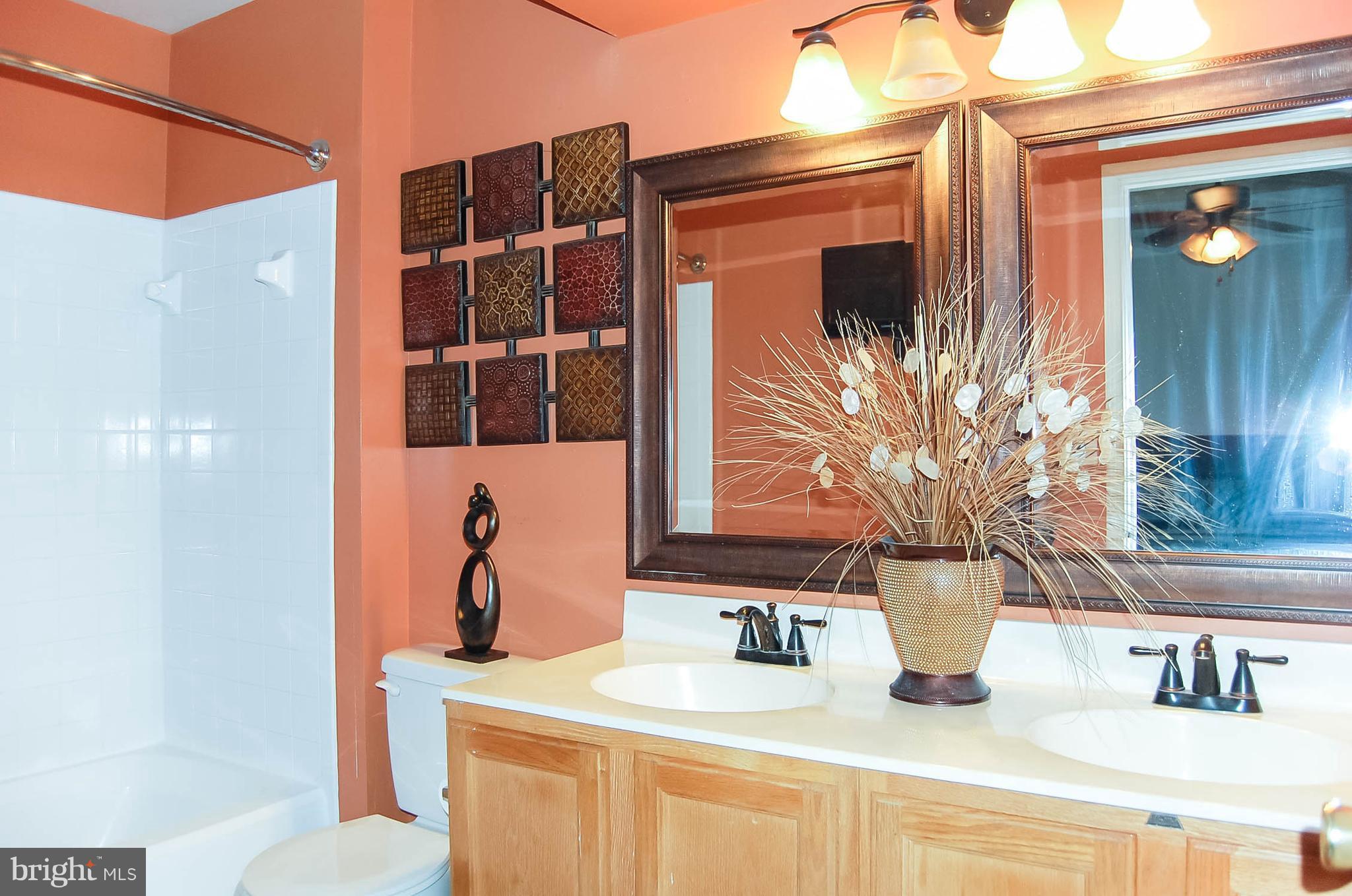 KINGS COUNCIL CONDO - Residential