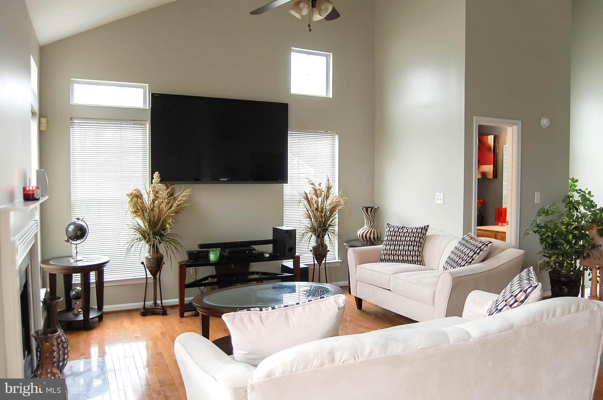 KINGS COUNCIL CONDO - Residential