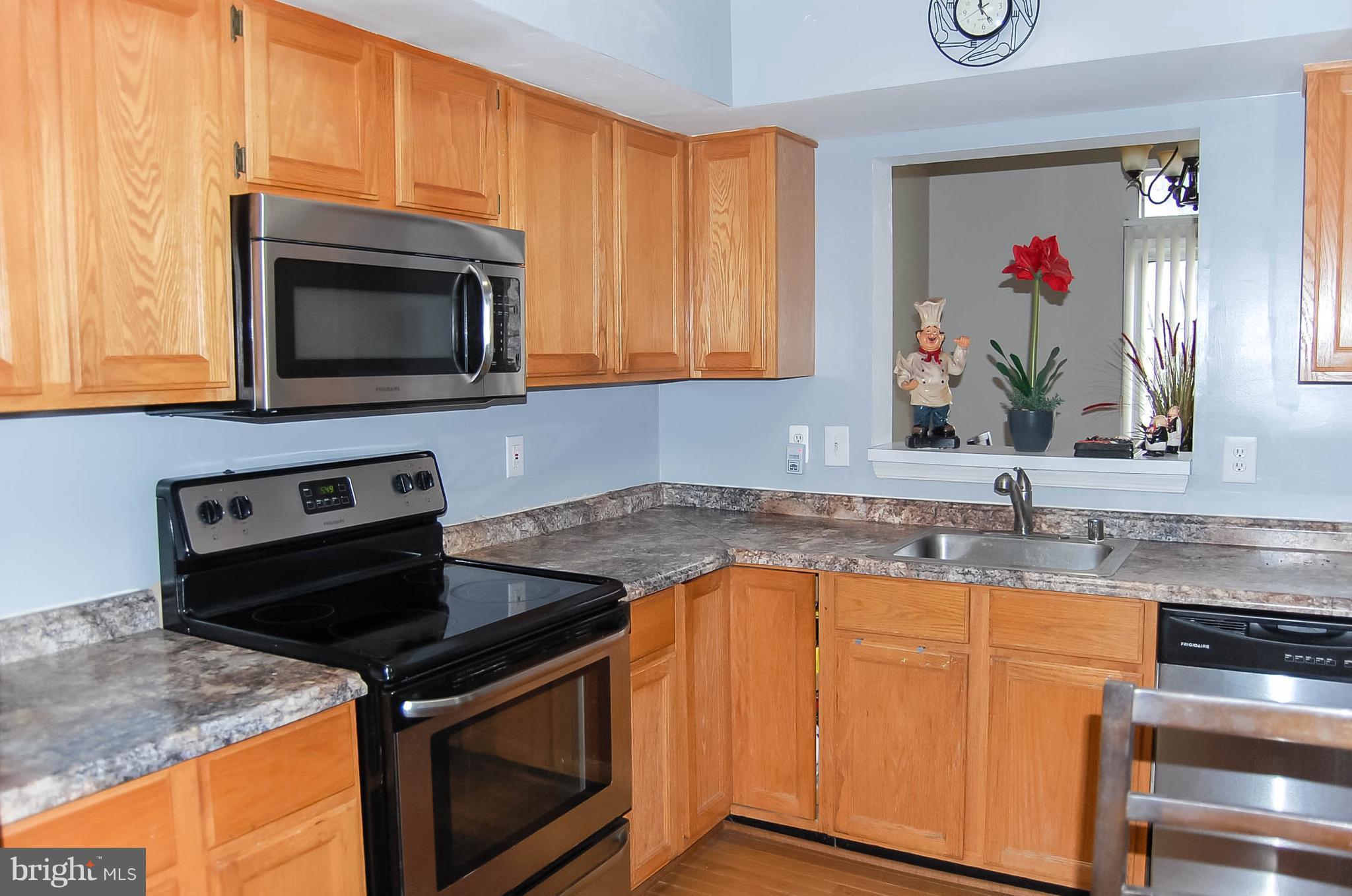 KINGS COUNCIL CONDO - Residential