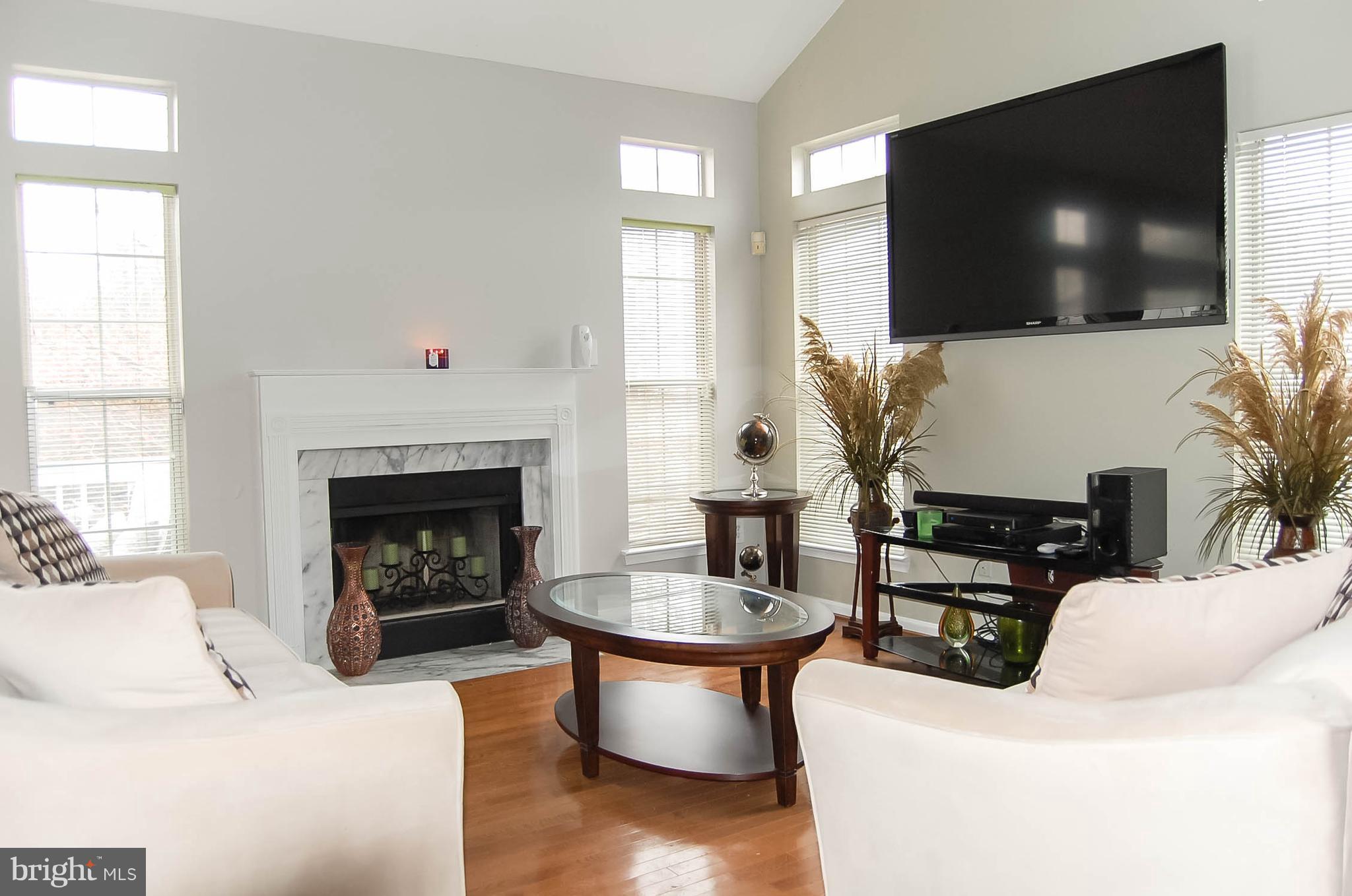 KINGS COUNCIL CONDO - Residential