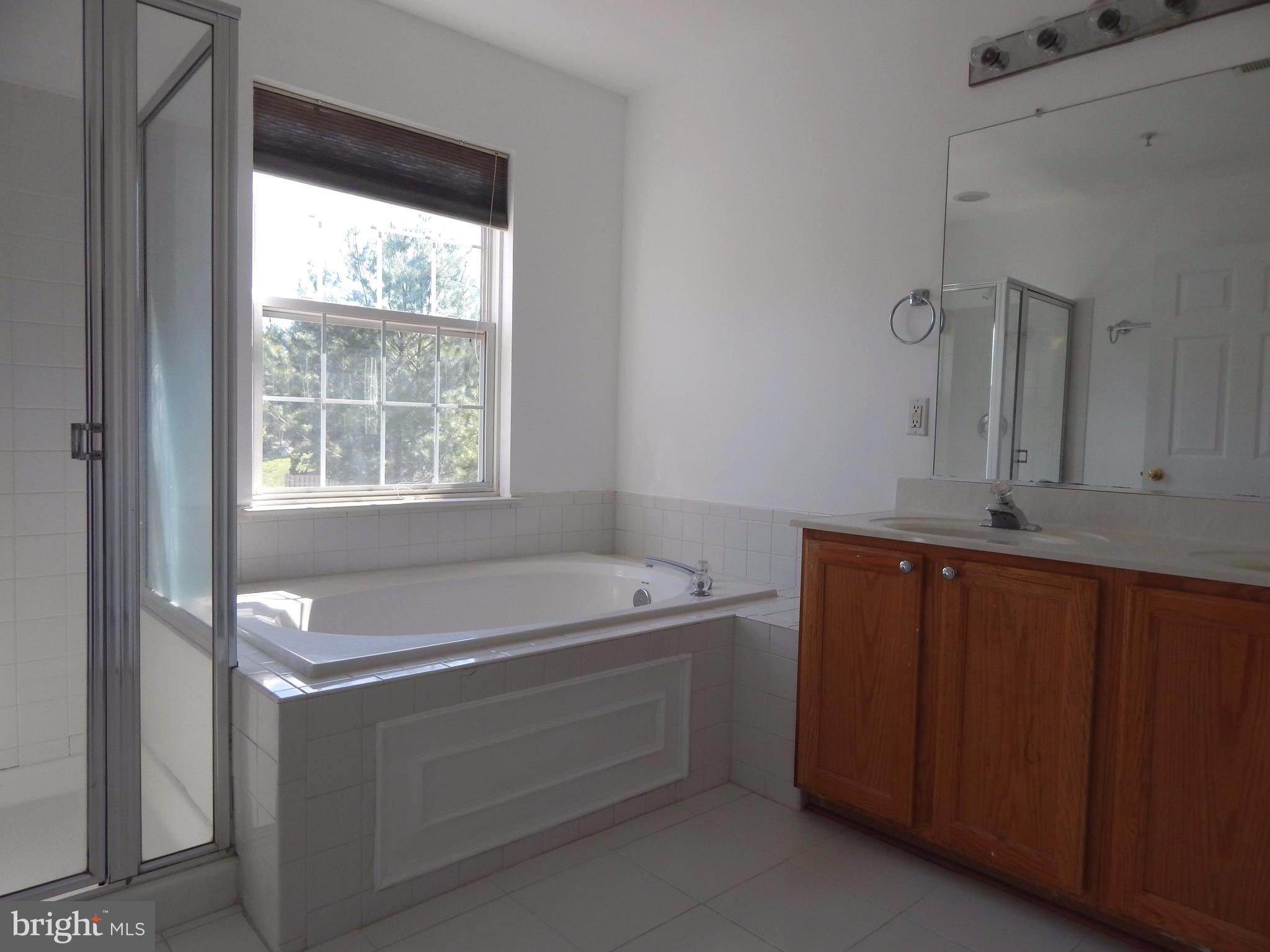 KINGSVIEW RIDGE - Residential Lease