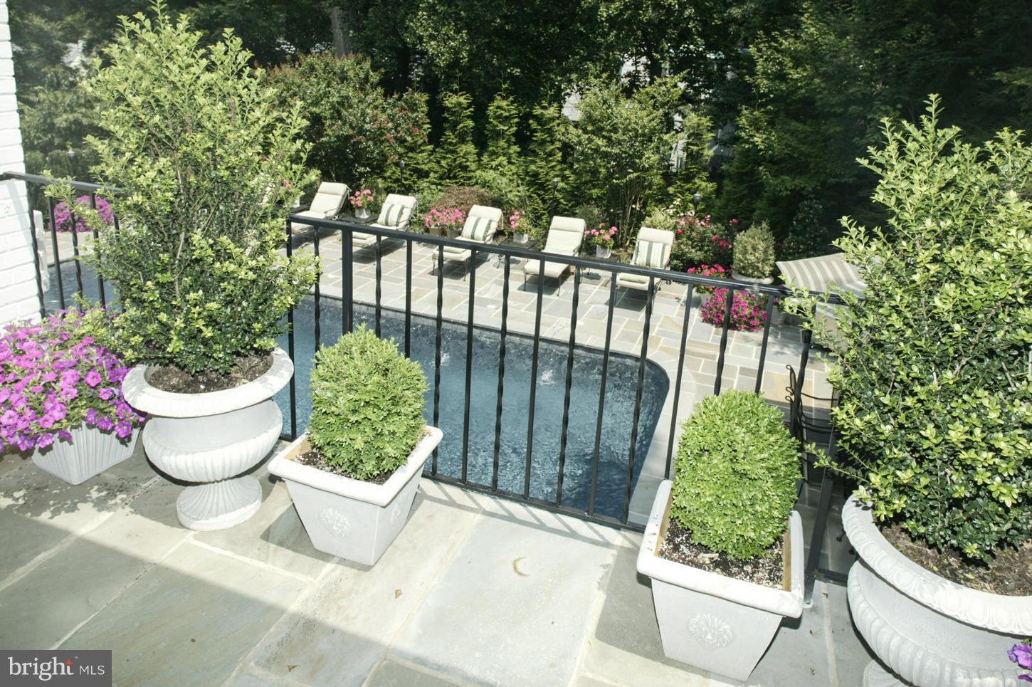 SPRING VALLEY - Residential