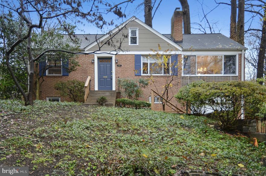 Three bedrooms plus spacious master w/sitting area, skylights & built-ins. Handsome fireplace & picture window in Living Rm. Open Kitchen/Dining Rm offers plenty of space to gather with family & friends or use the stone patio, fireplace and gazebo to entertain outdoors. Prime location! Just steps to Sligo Creek Park; near downtown Silver Spring & Takoma Park. Easy access to bus & Metro.