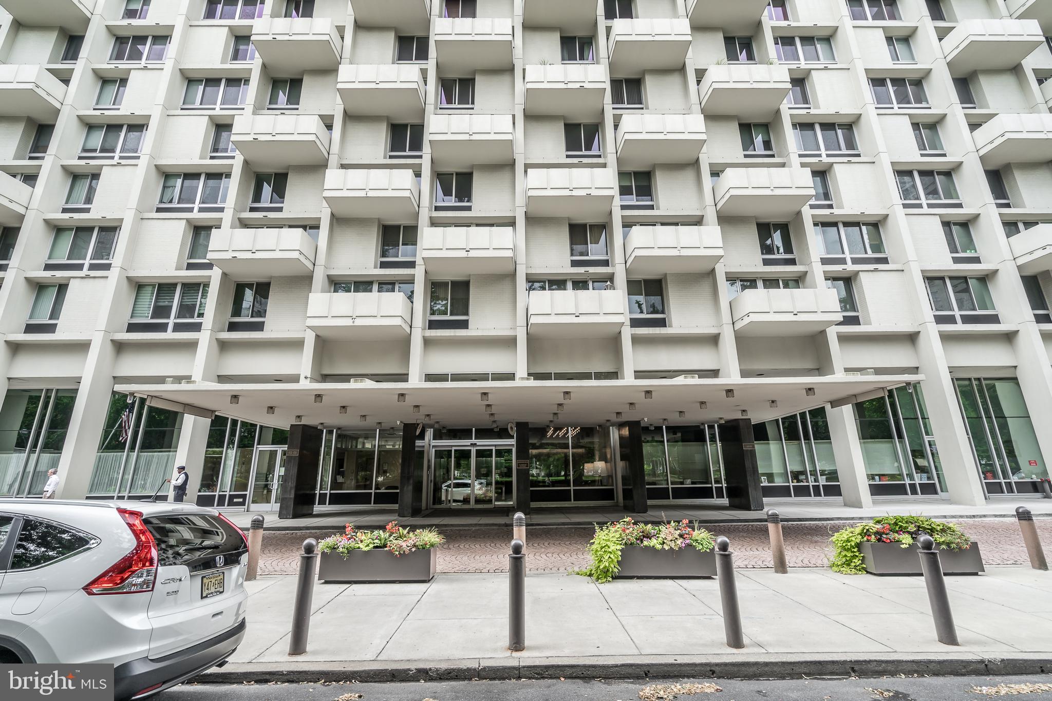 WASHINGTON SQ - Residential