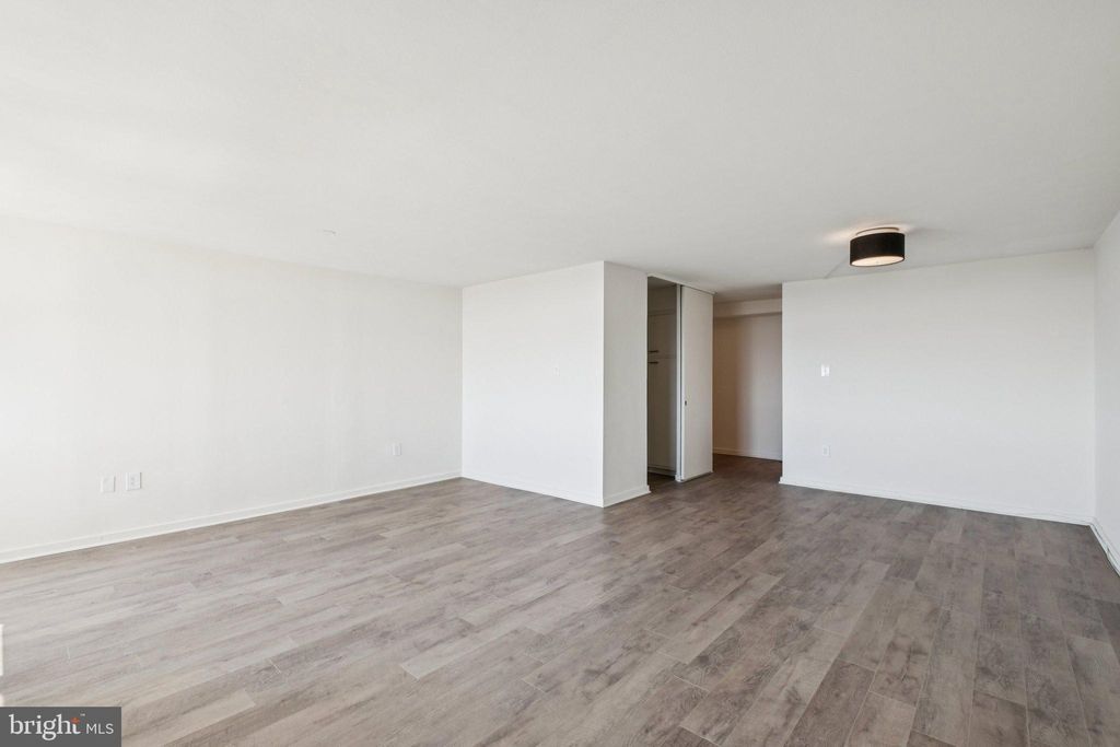 Photo of 604 - 36 S Washington Square #1505, PHILADELPHIA, PA 19106 (MLS # PAPH2492986)