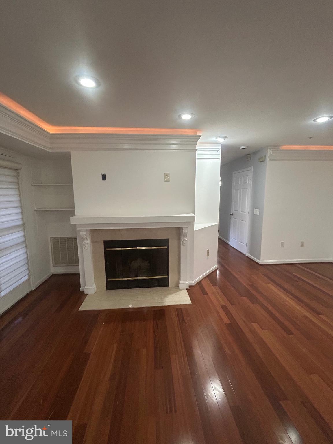 LAKE POINTE CONDOMINIUMS - Residential Lease