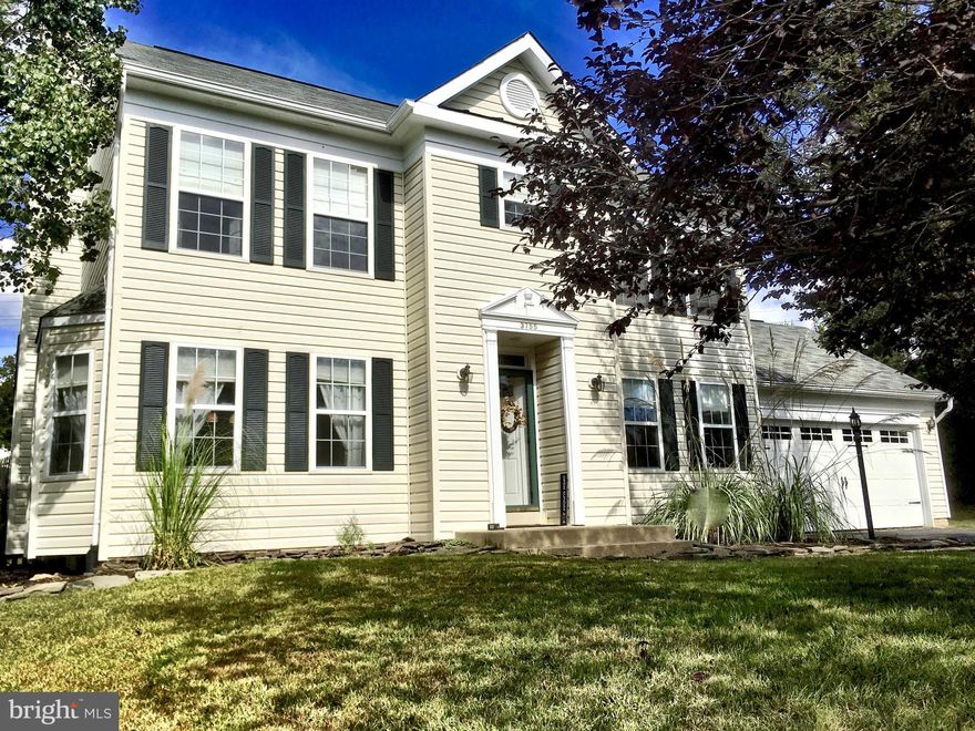 Beautiful home on private CUL-DE-SAC-Fantastic Master Bath w/outstanding tile & walk-in shower-Rear Sunroom addition w/brick pavers & huge fully fenced rear yard with patio-Kitchen incl. Granite, Stainless appliances & Island-Open floor plan w/hardwood floors & accent columns. Upper lvl Laundry room which could be 5TH Bdrm. Finished lower lvl w/3rd full bath-4TH Bdrm on lwr lvl (NTC). See 3D tour!