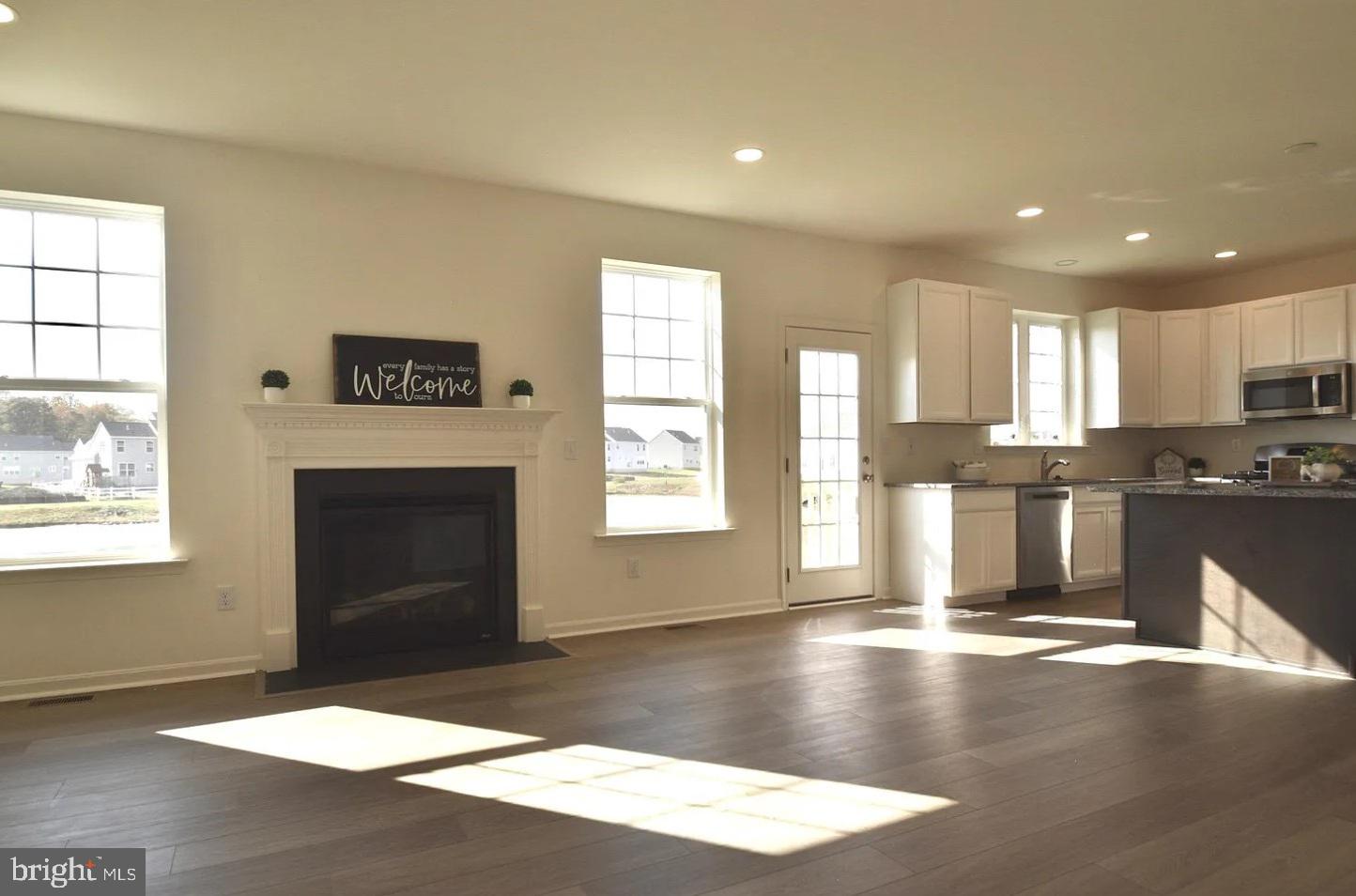 POND VIEW ESTATES - Residential