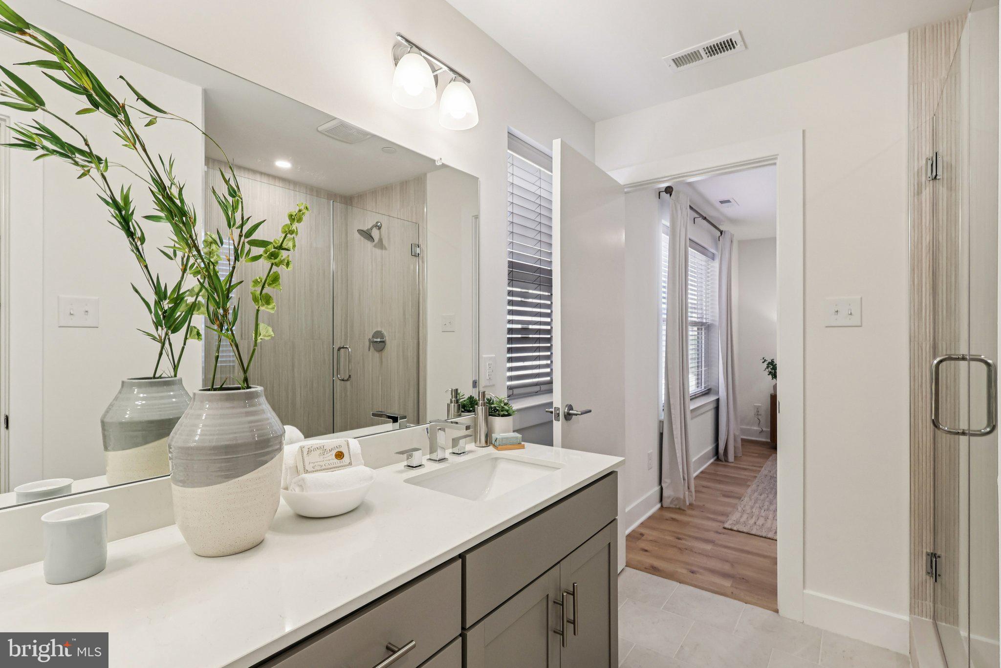 RIVER PLACE - Residential