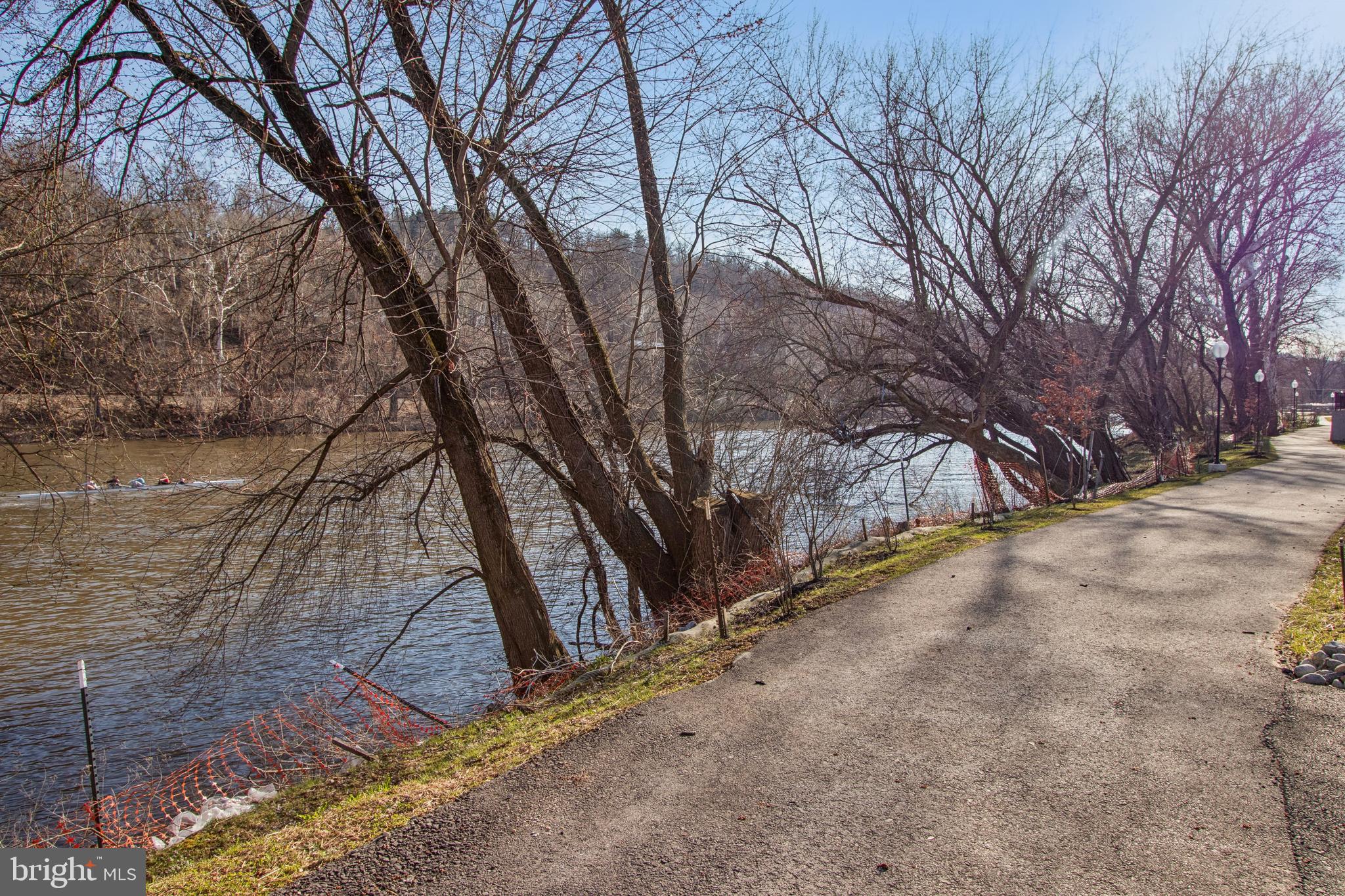 RIVER PLACE - Residential