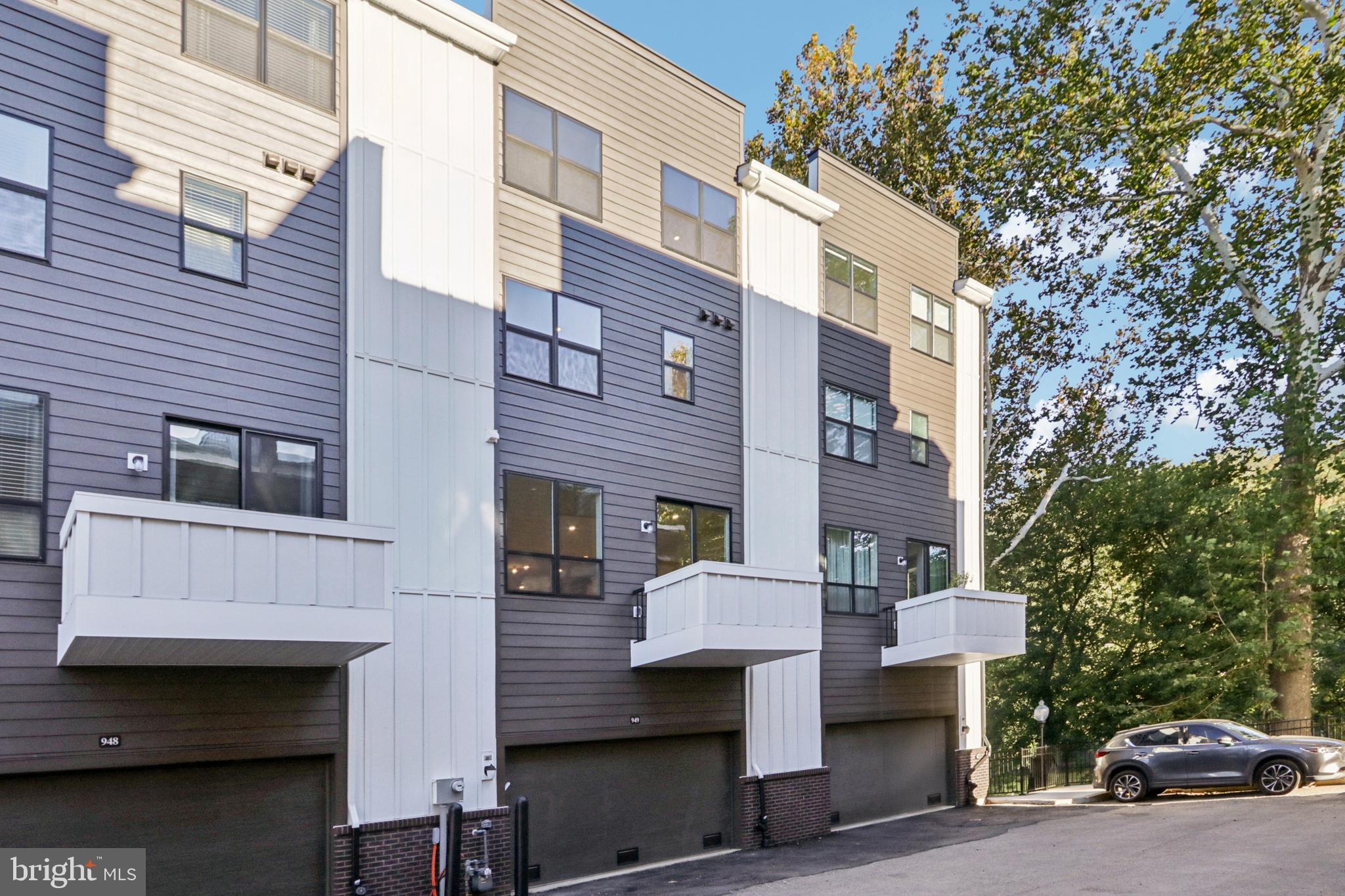 RIVER PLACE - Residential