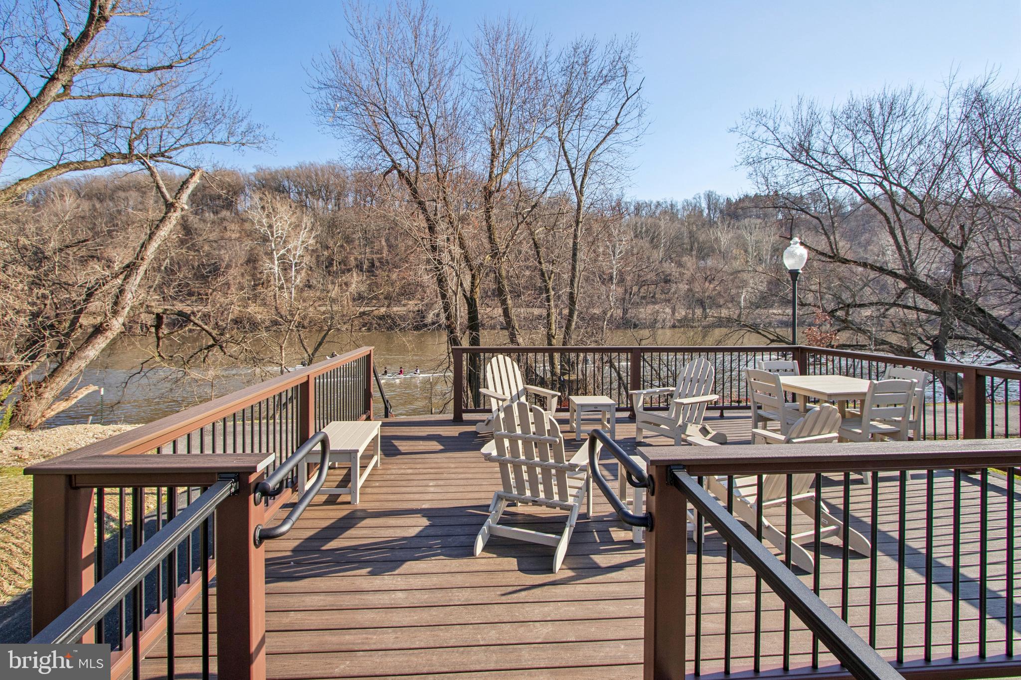 RIVER PLACE - Residential