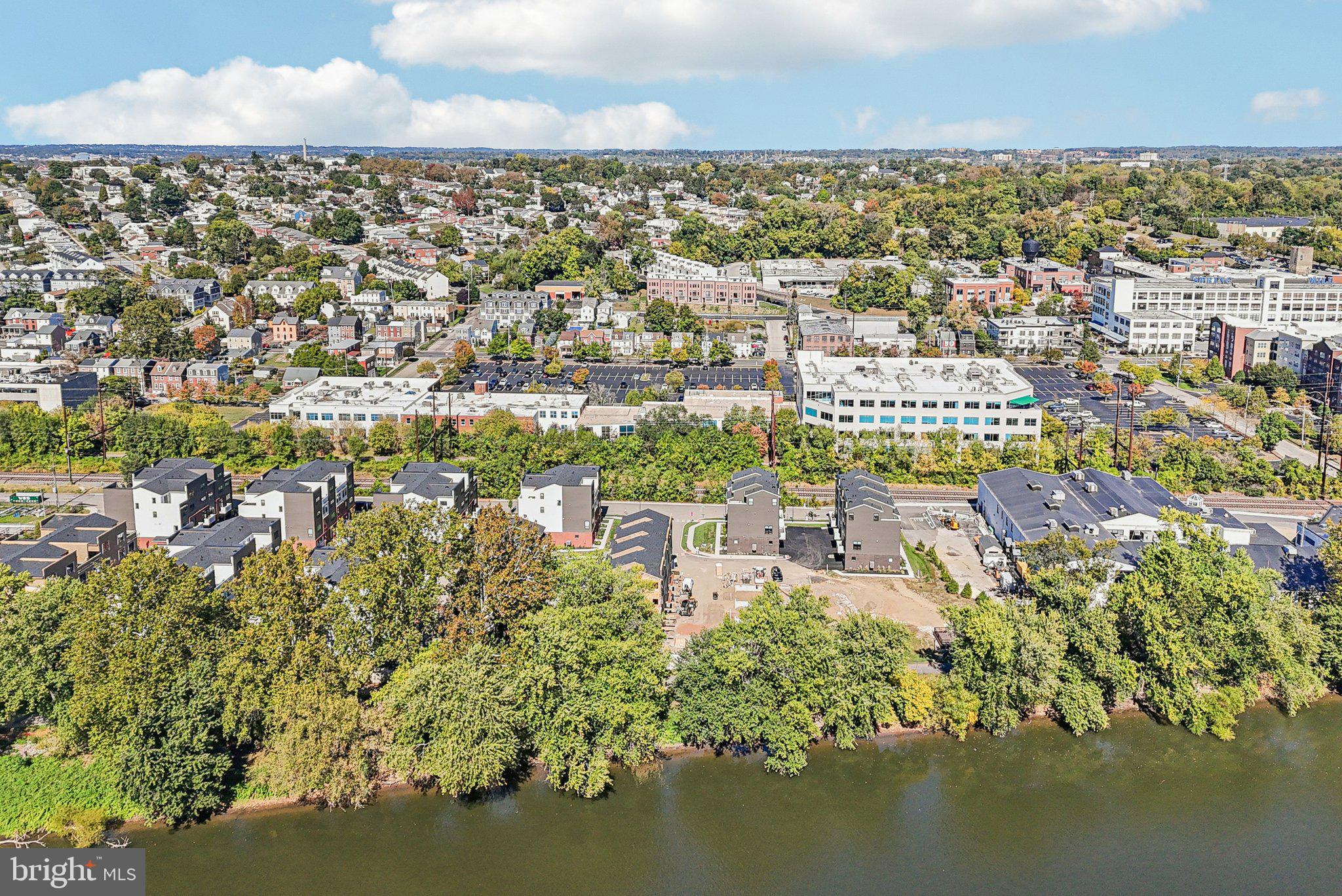 RIVER PLACE - Residential