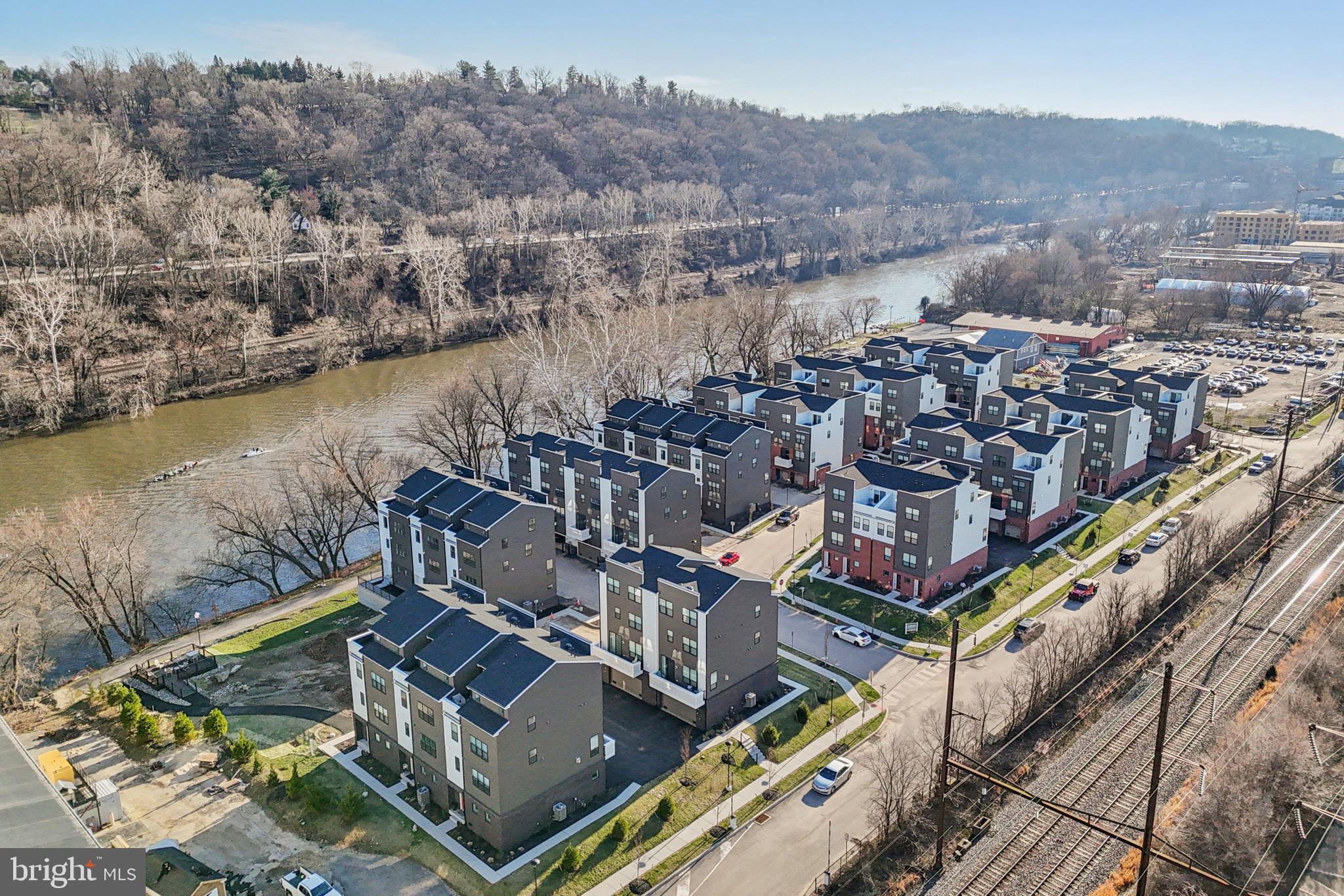 RIVER PLACE - Residential