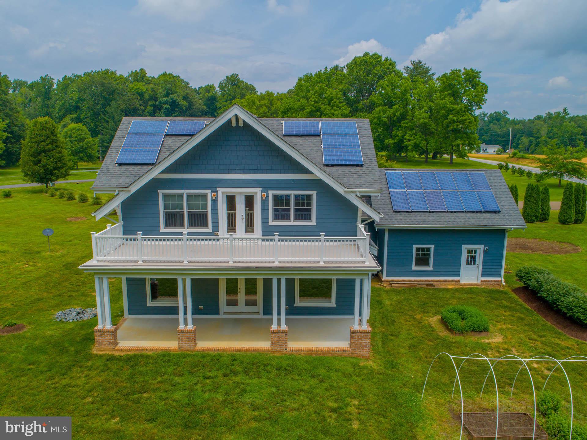 THREE CREEKS - Residential