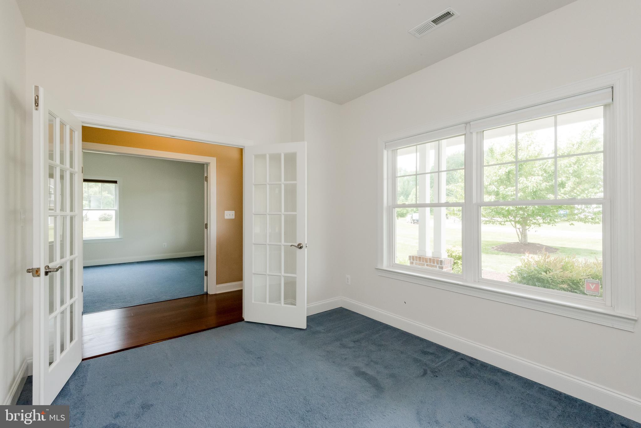 THREE CREEKS - Residential