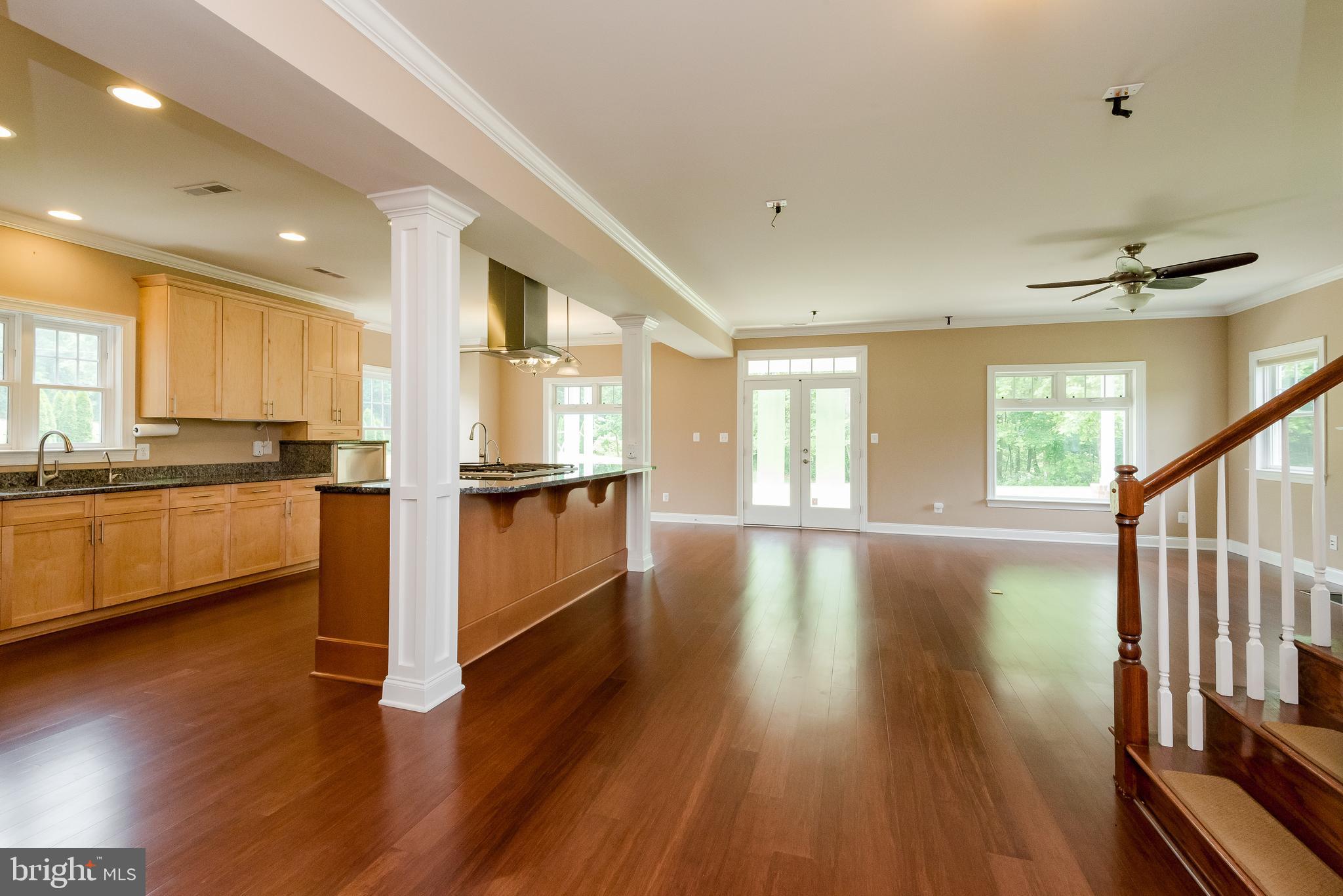 THREE CREEKS - Residential