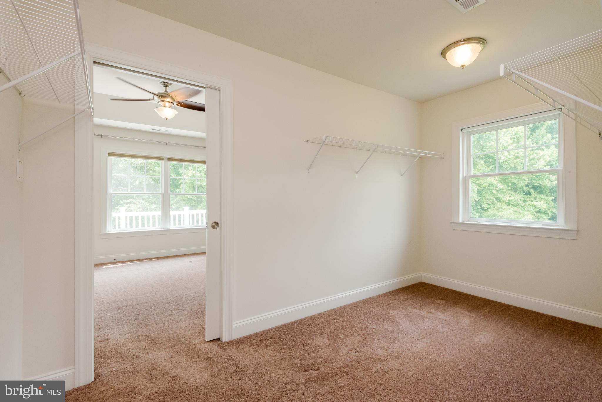 THREE CREEKS - Residential