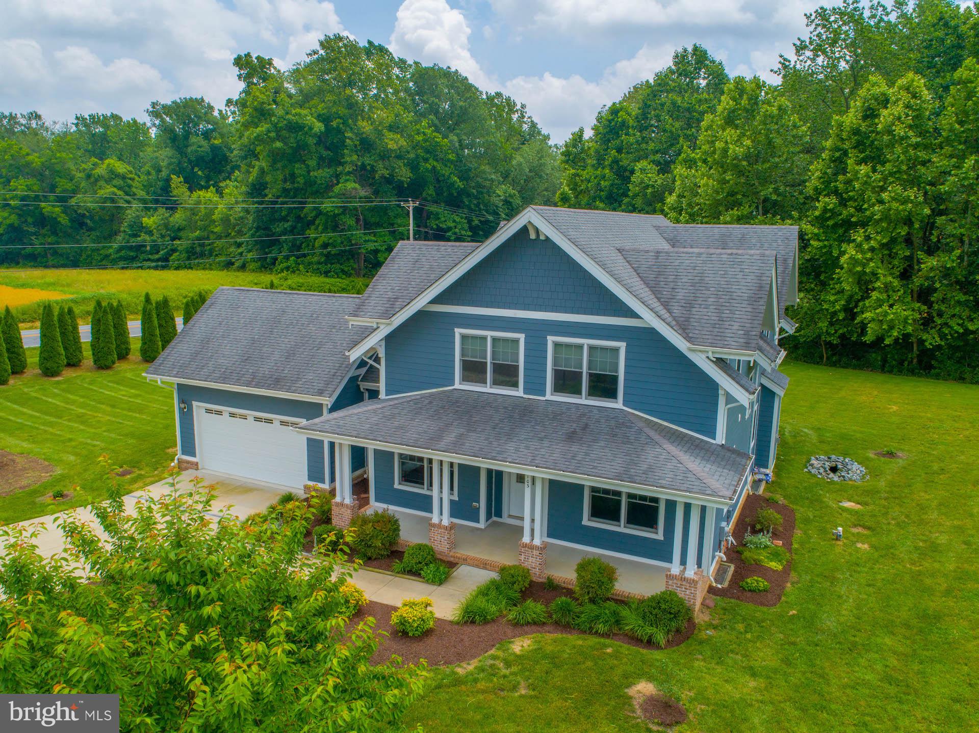 THREE CREEKS - Residential