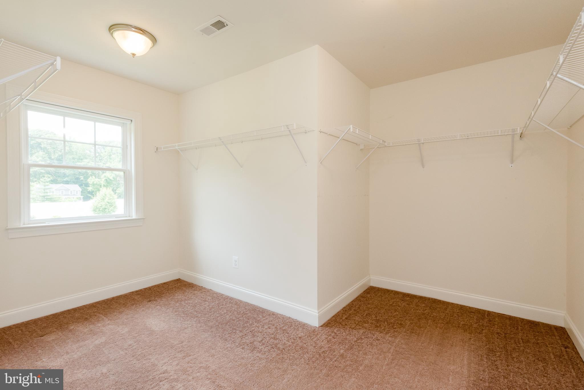 THREE CREEKS - Residential