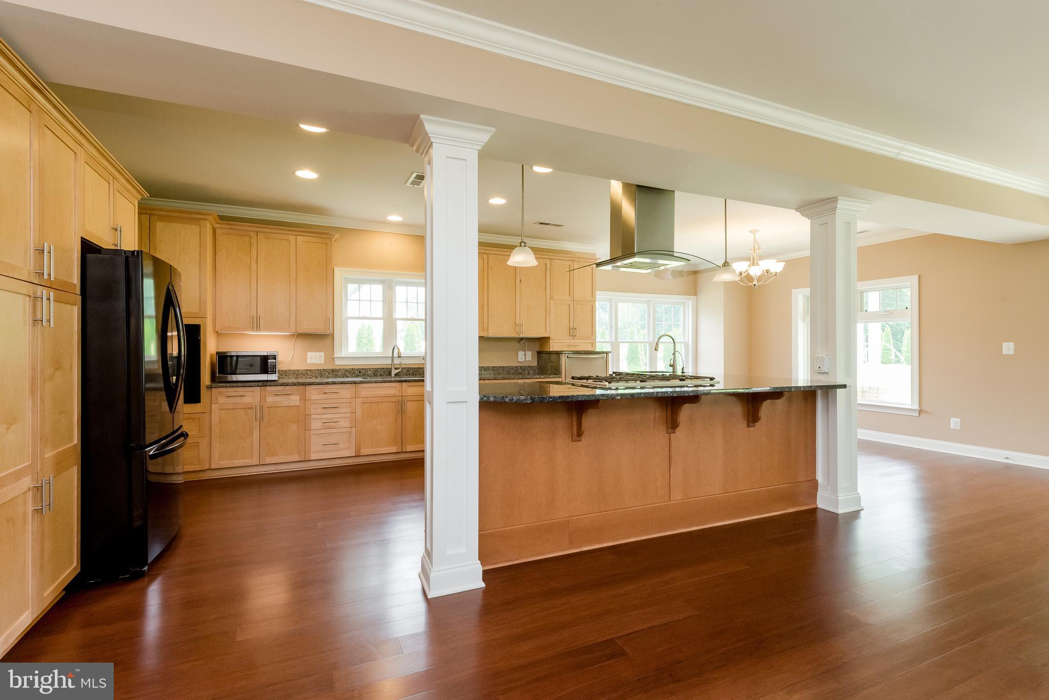 THREE CREEKS - Residential