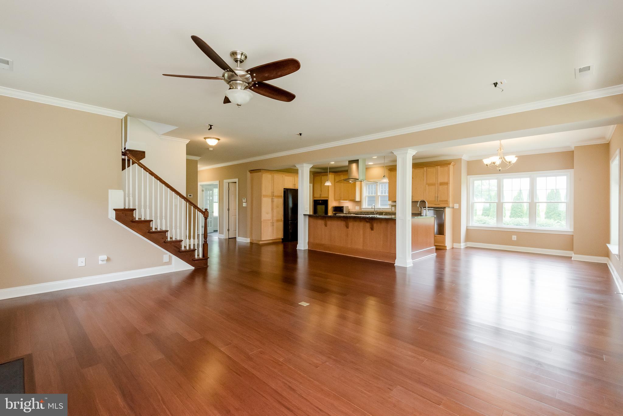 THREE CREEKS - Residential