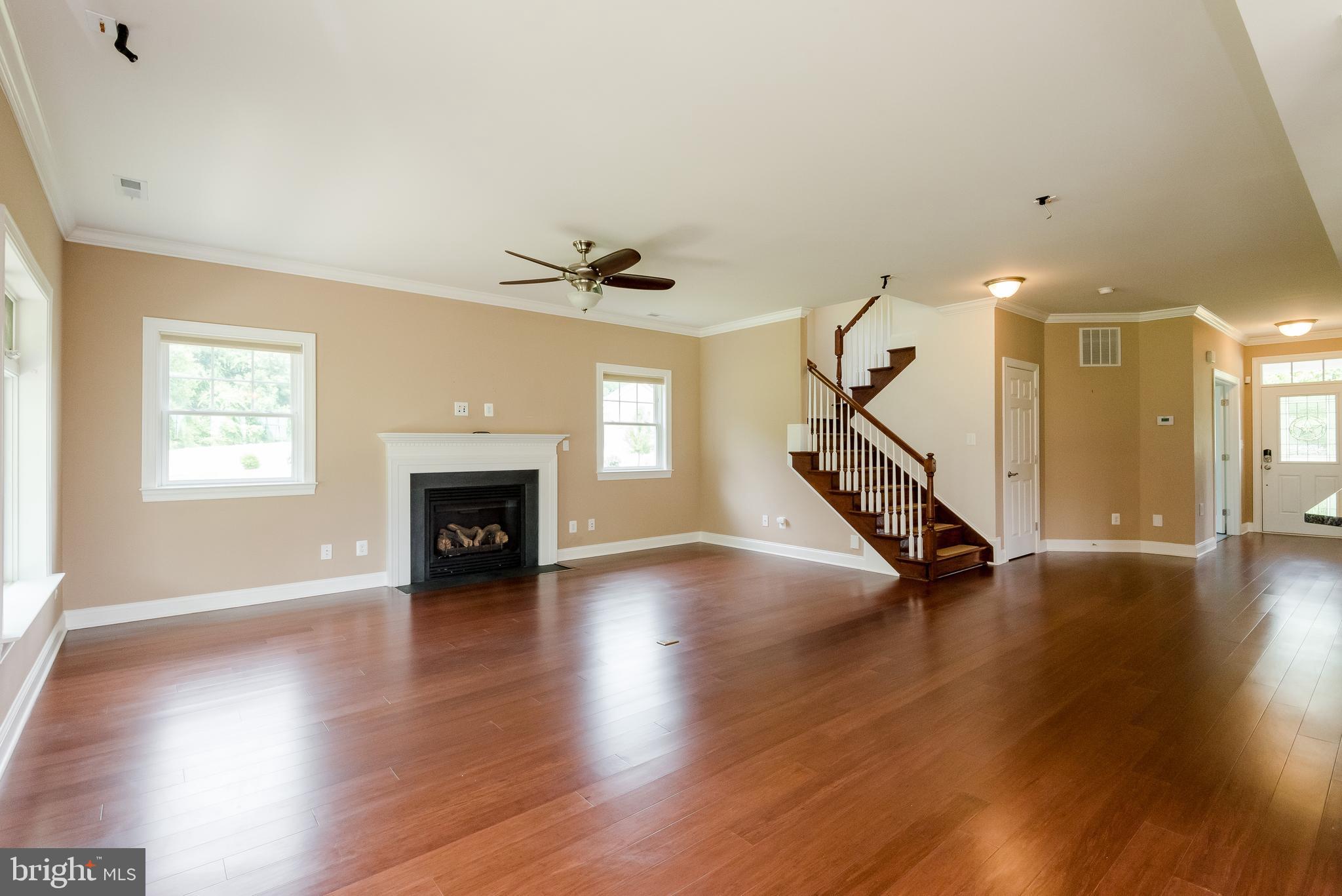 THREE CREEKS - Residential