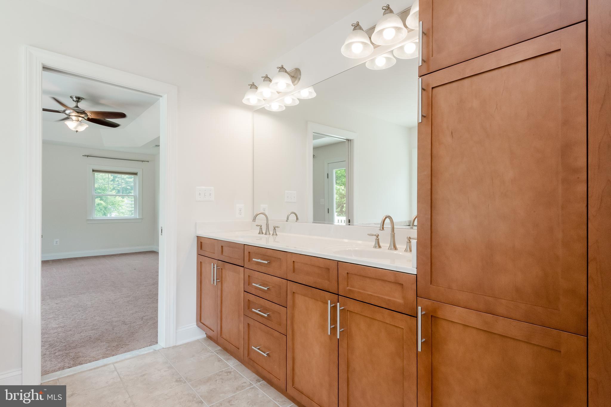 THREE CREEKS - Residential