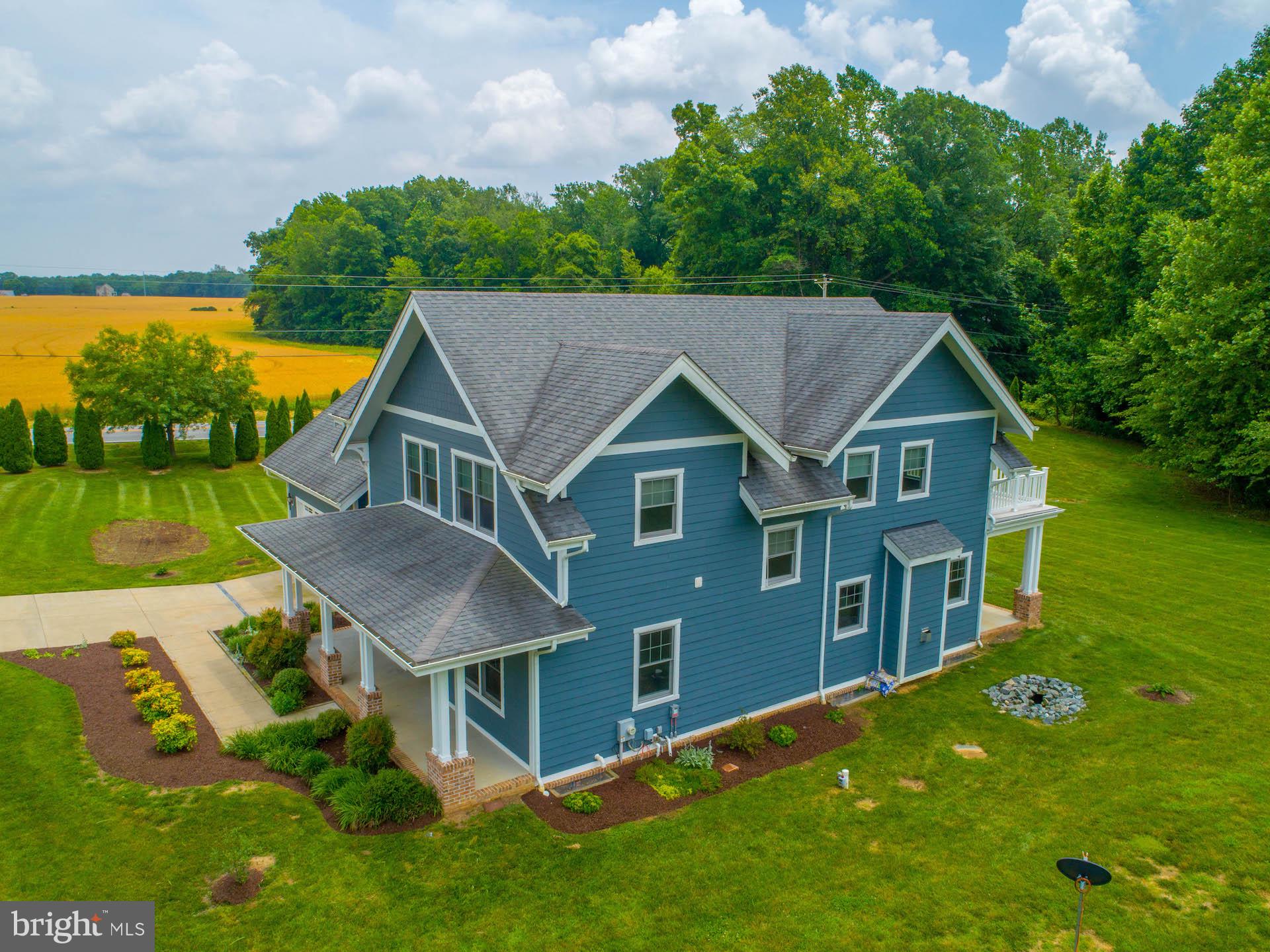 THREE CREEKS - Residential