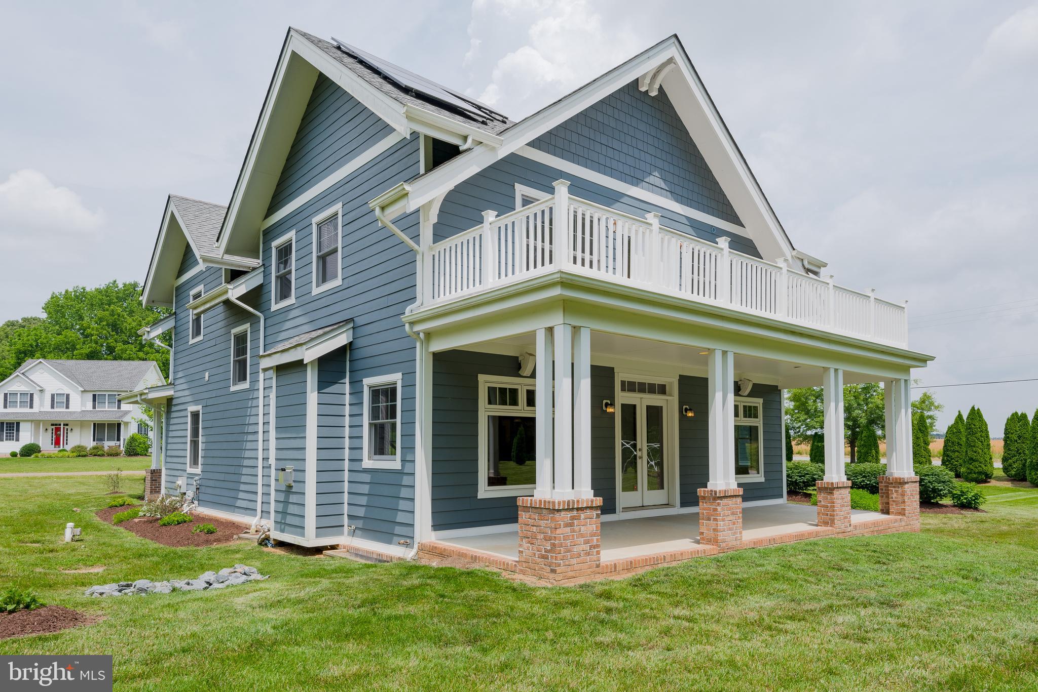 THREE CREEKS - Residential