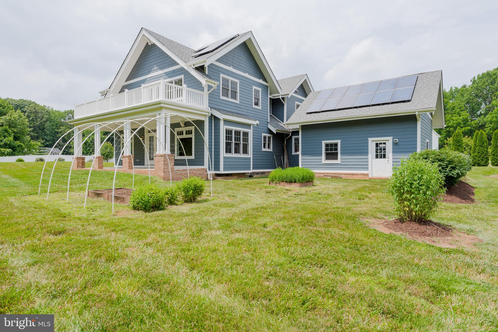 THREE CREEKS - Residential