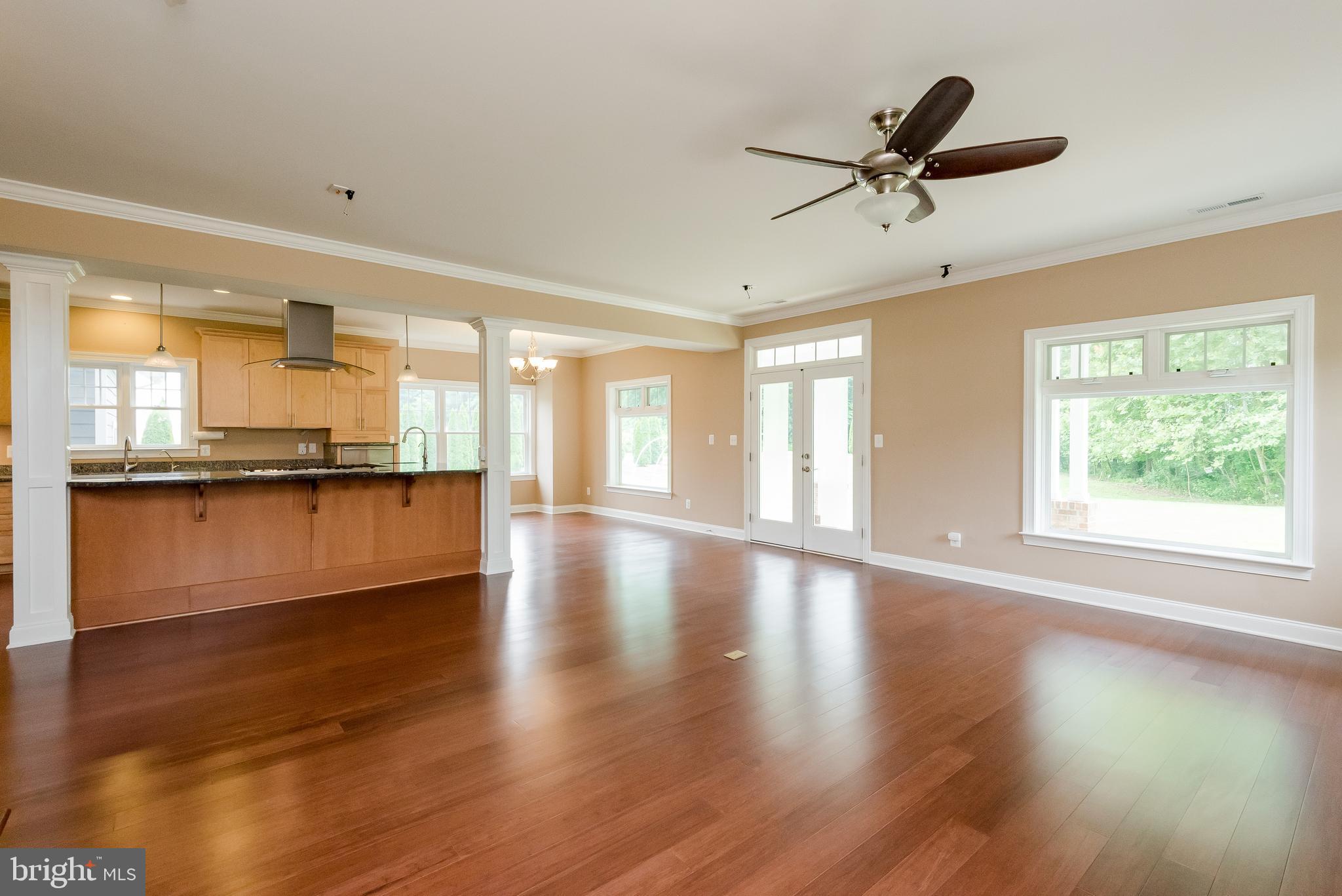 THREE CREEKS - Residential