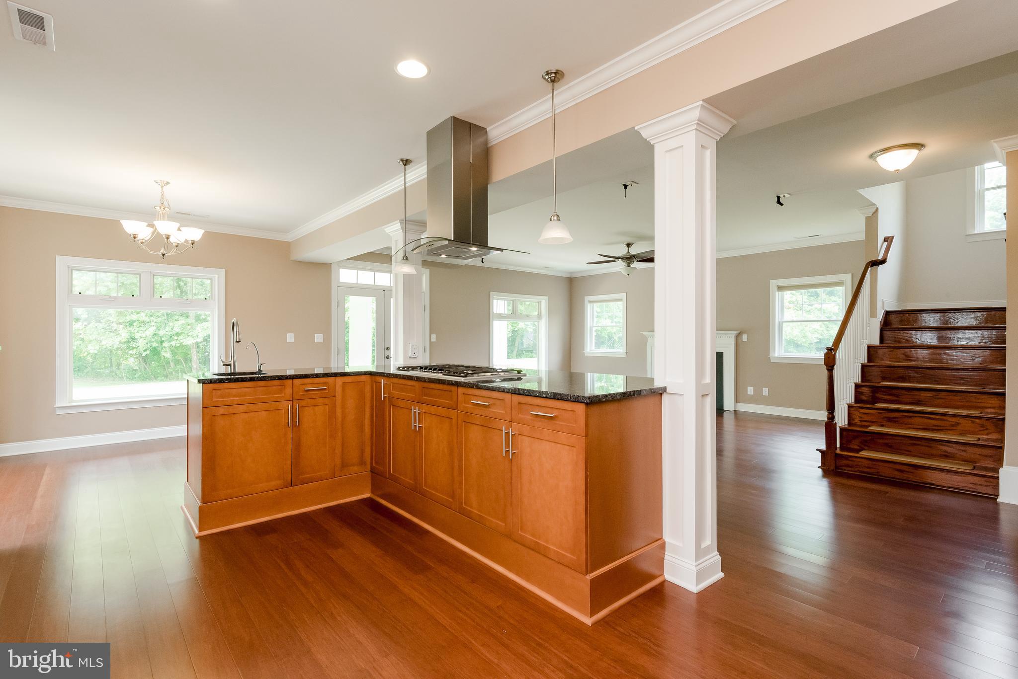 THREE CREEKS - Residential