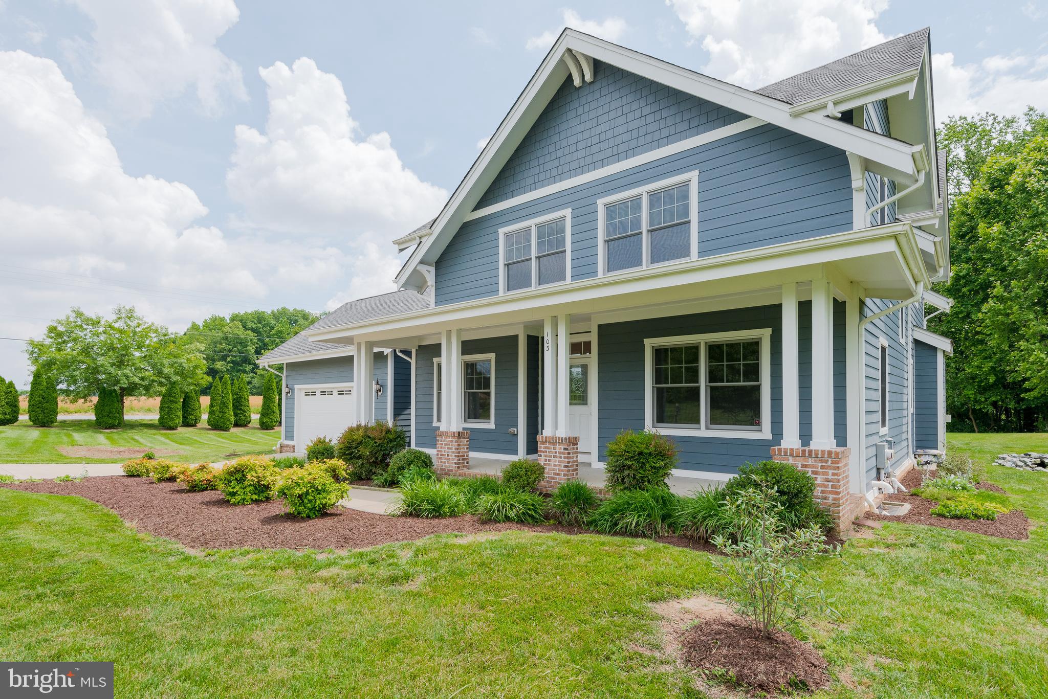 THREE CREEKS - Residential