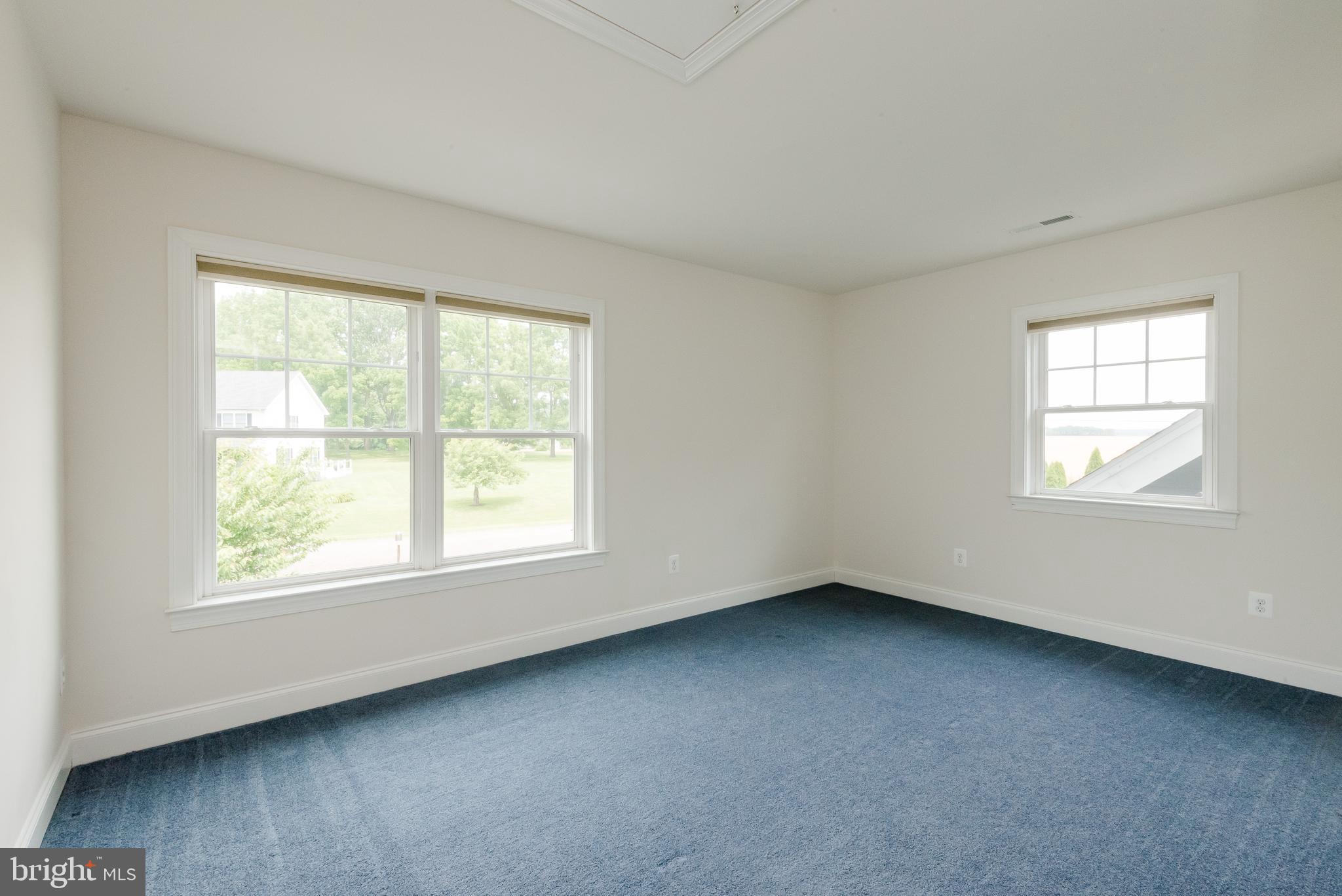 THREE CREEKS - Residential