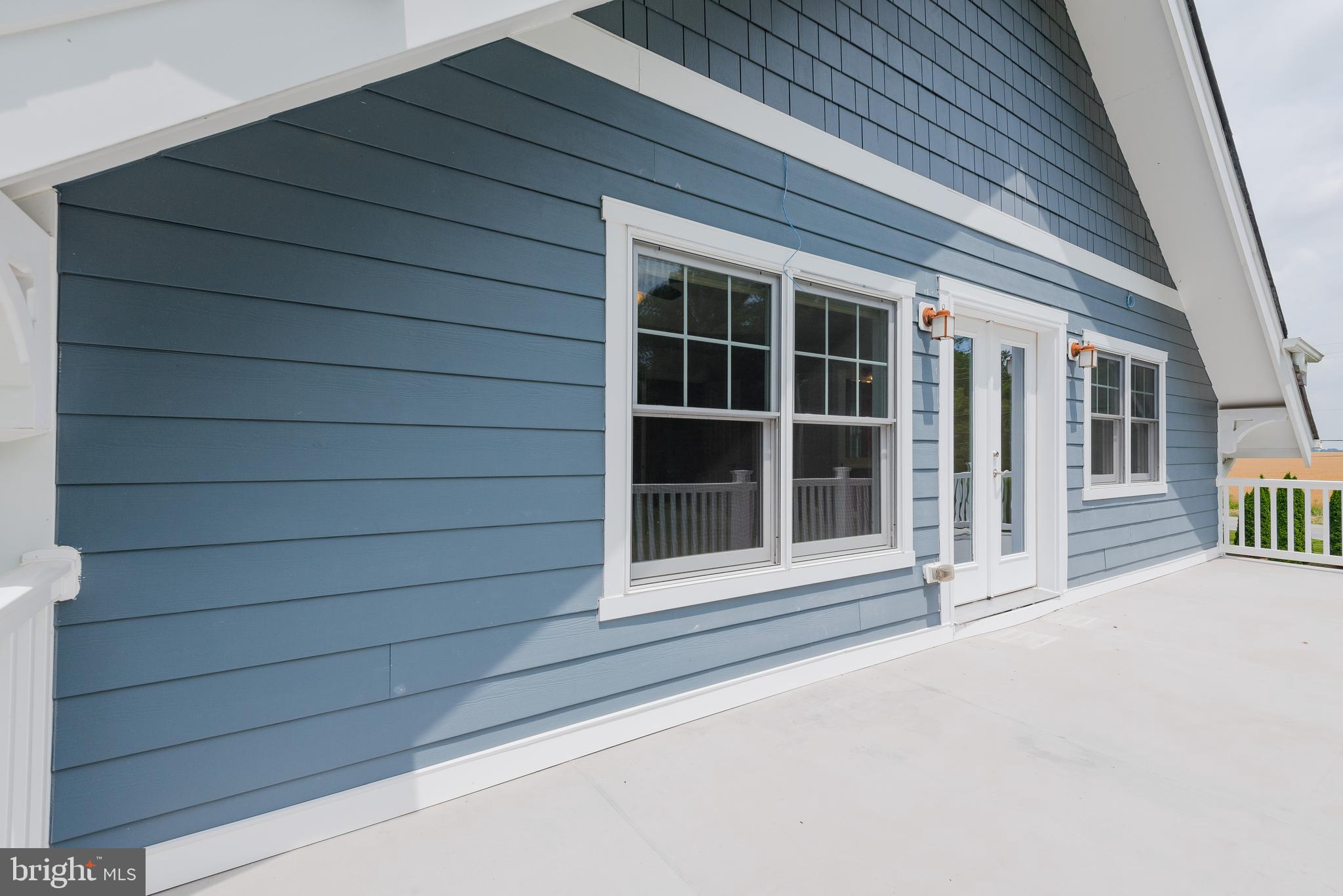 THREE CREEKS - Residential