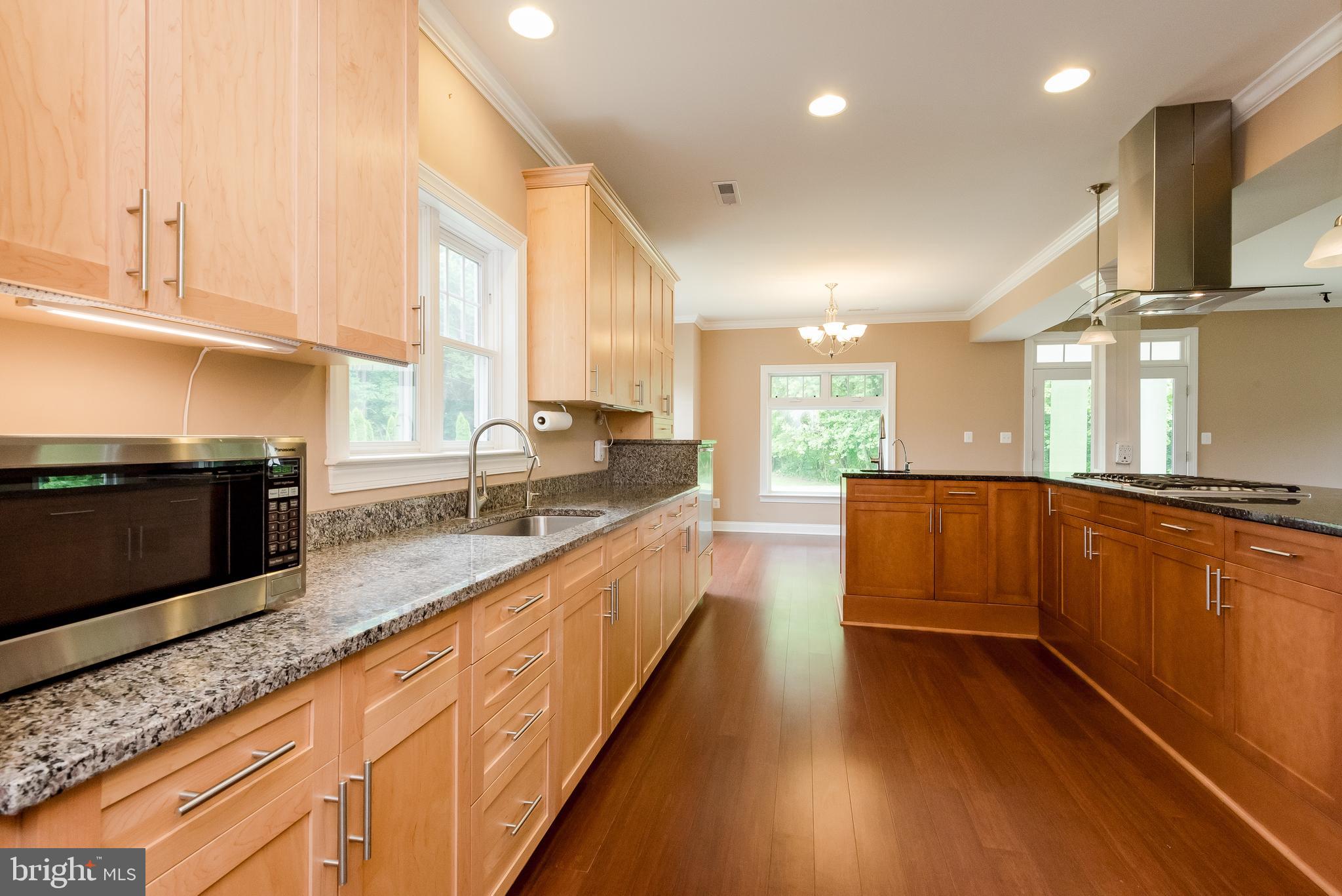 THREE CREEKS - Residential