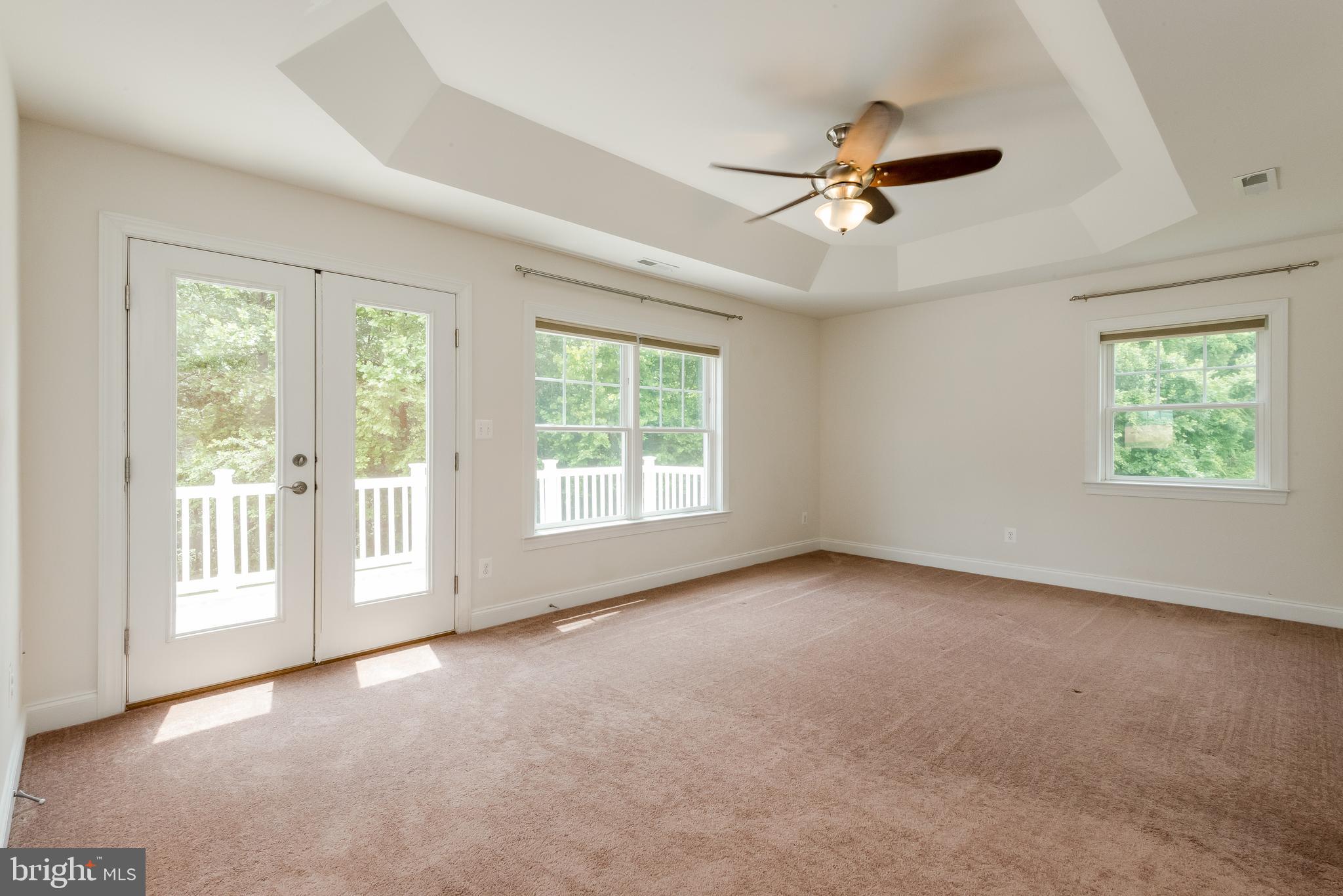 THREE CREEKS - Residential