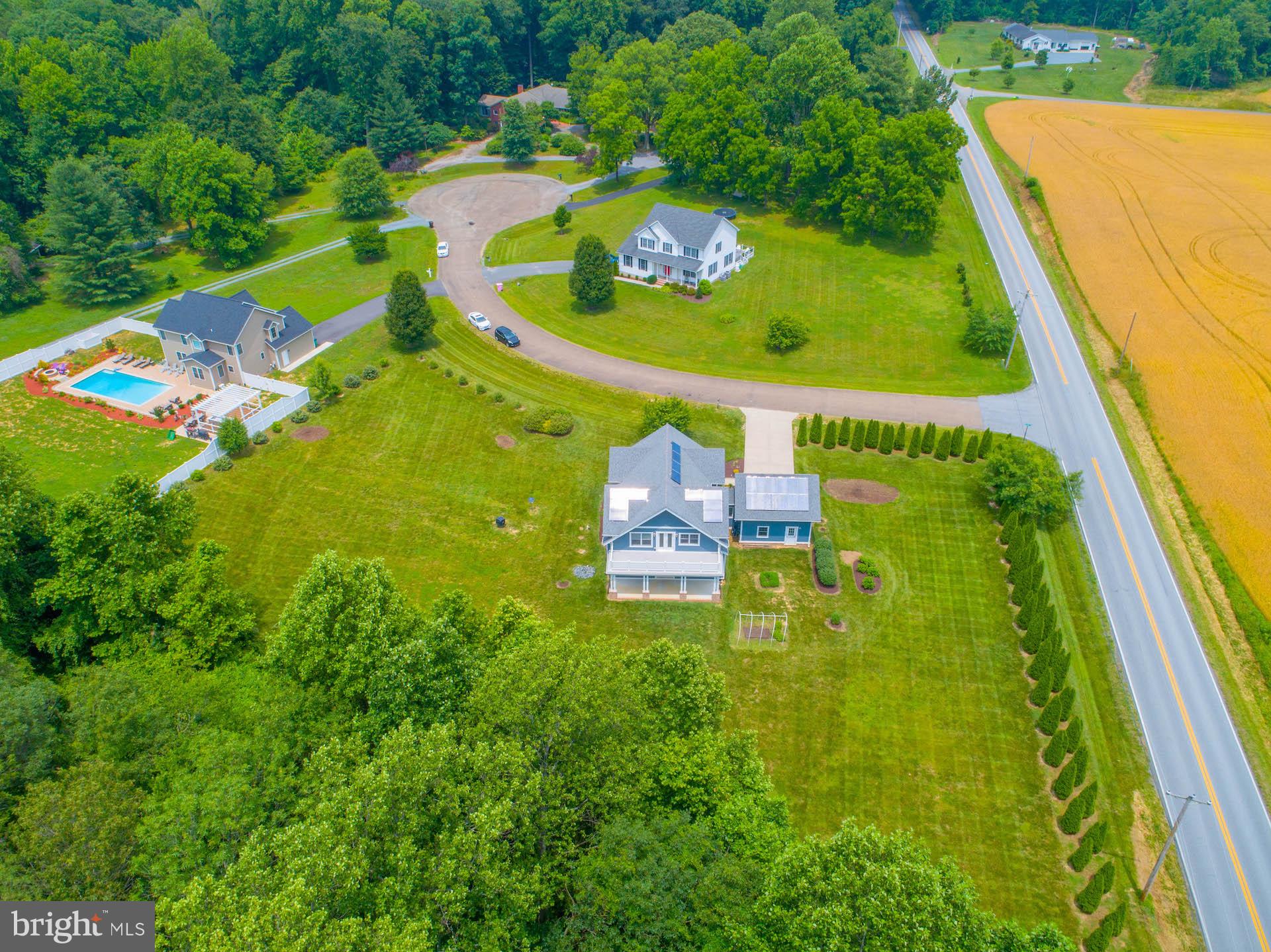 THREE CREEKS - Residential