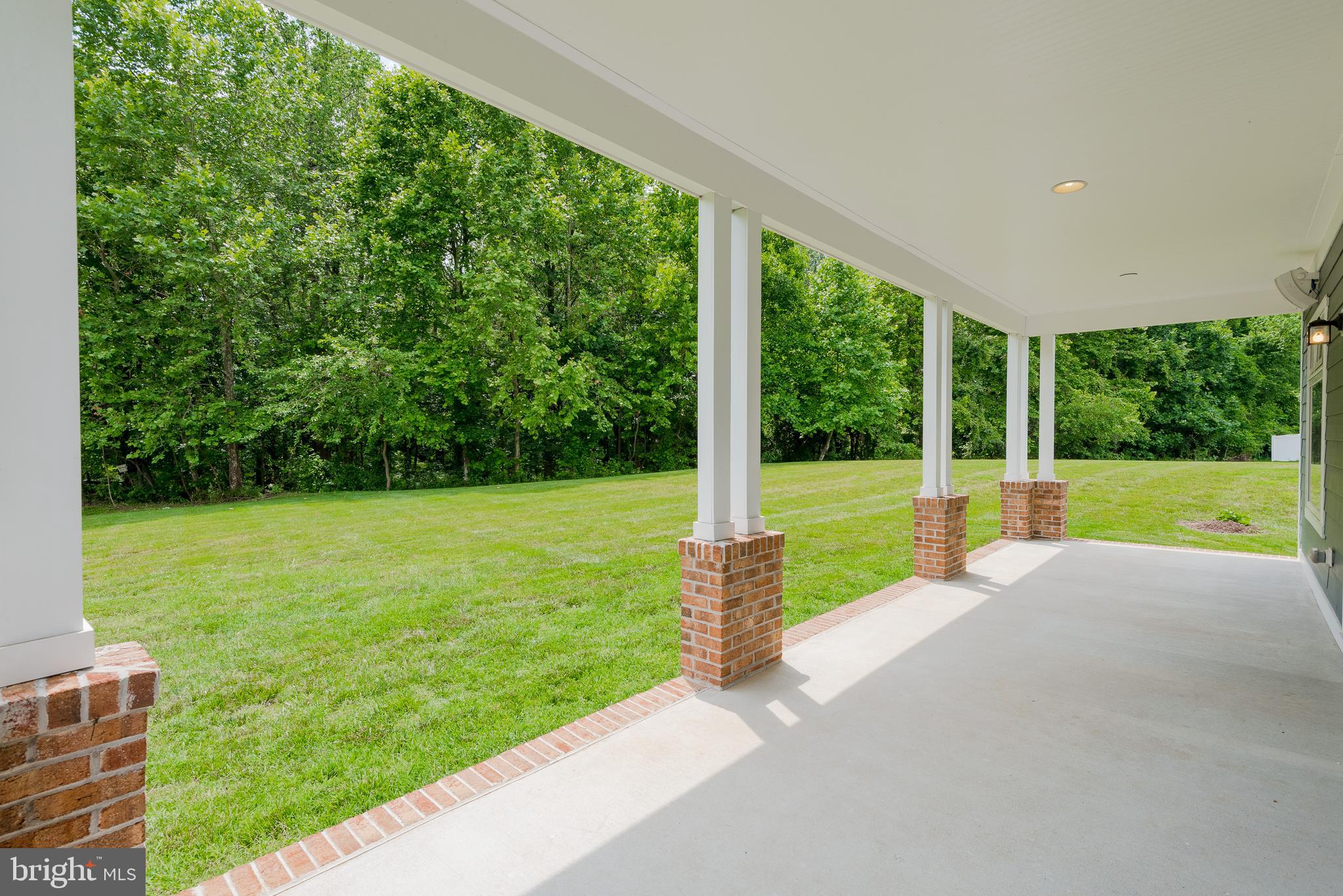 THREE CREEKS - Residential