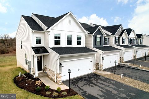 Townhouse For Sale - 154 Magnolia Lane<br/> Centre County, STATE COLLEGE, PA 16803