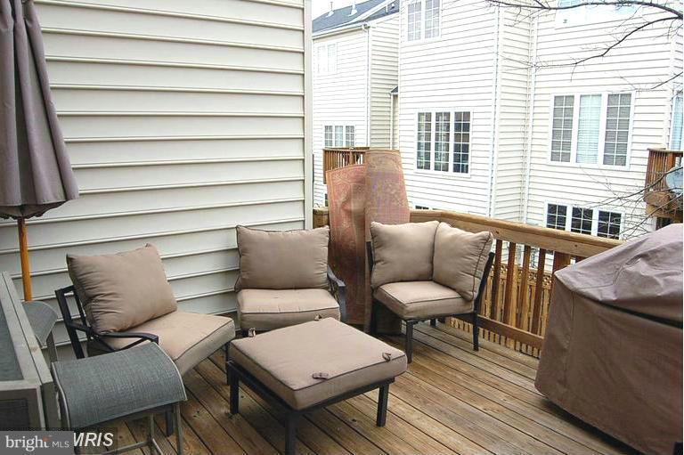 FAIRFAX CENTER LANDBAY - Residential Lease