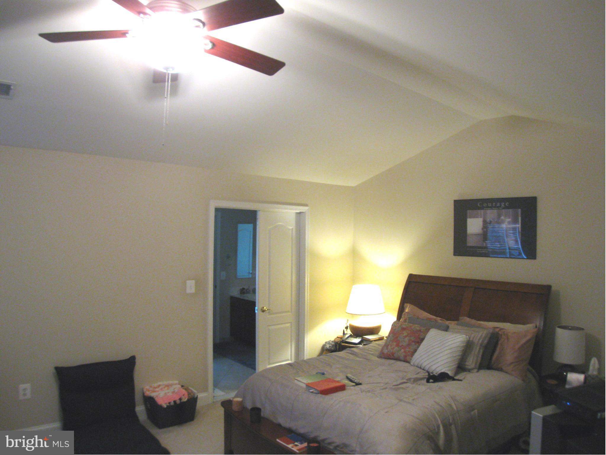 FAIRFAX CENTER LANDBAY - Residential Lease