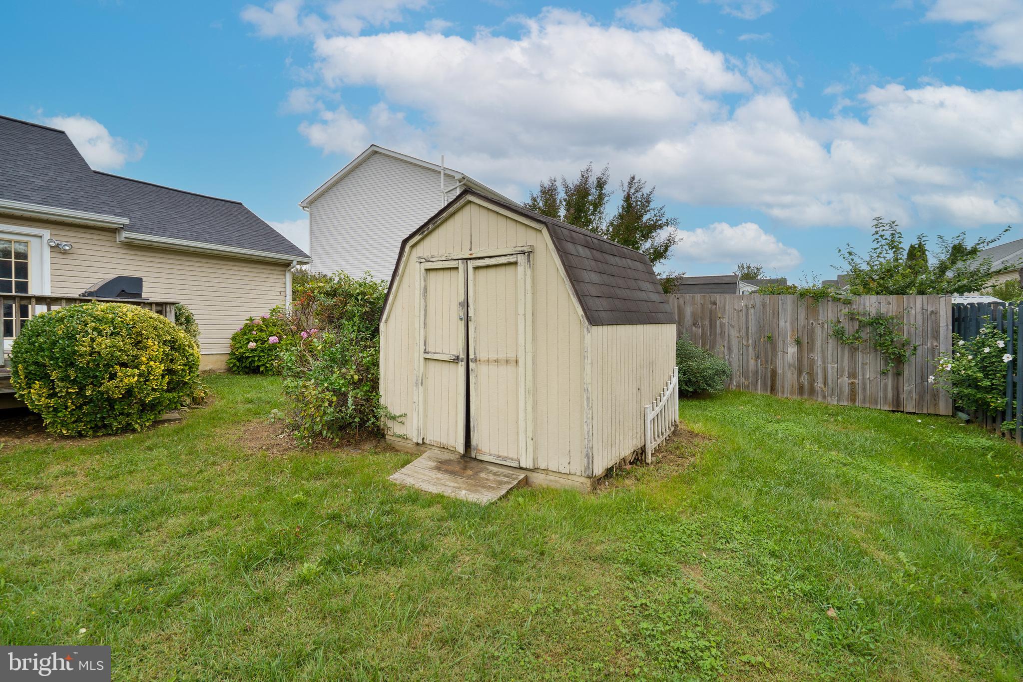 ASHLEY BRIN HEIGHTS - Residential