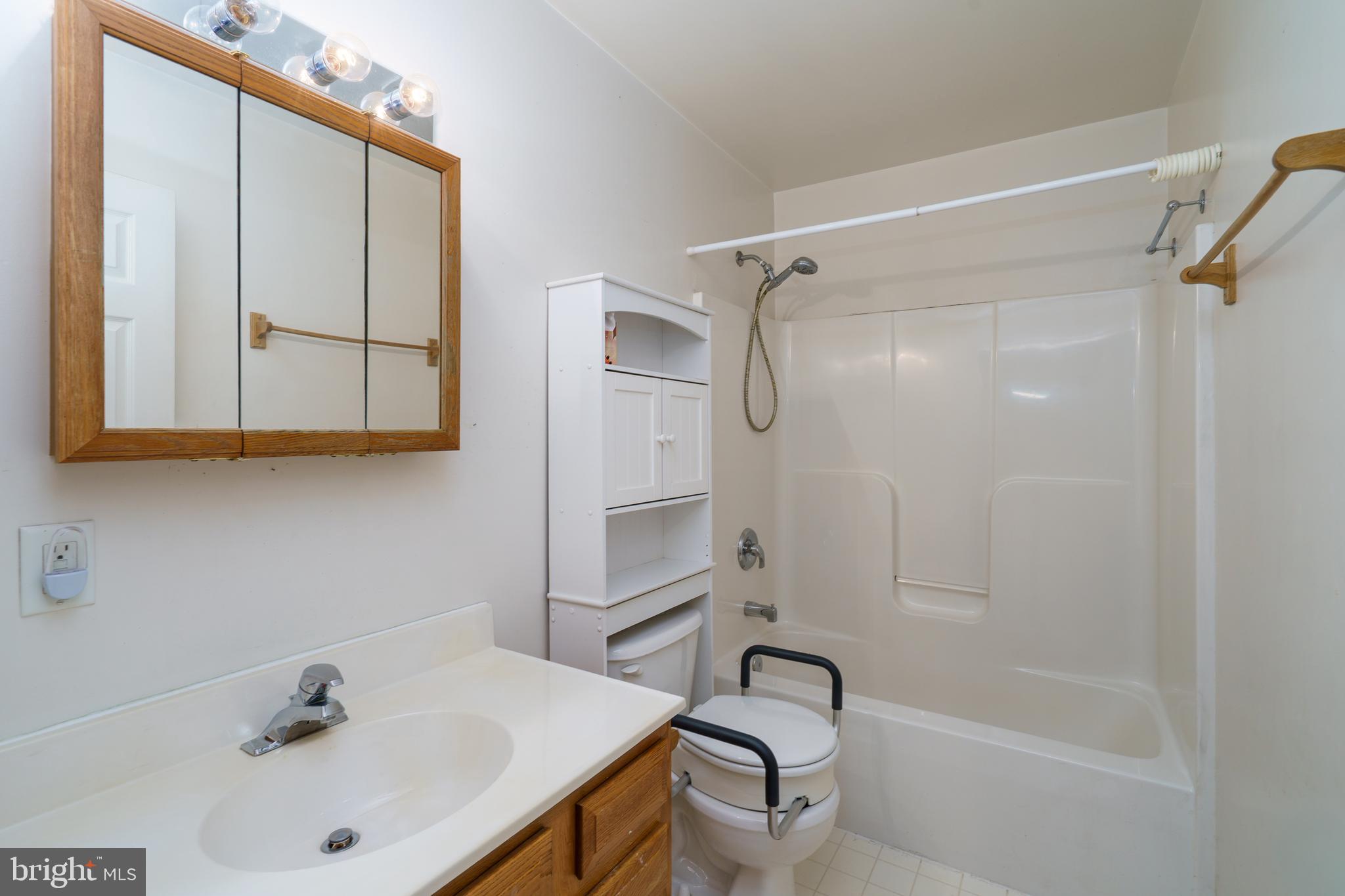 ASHLEY BRIN HEIGHTS - Residential