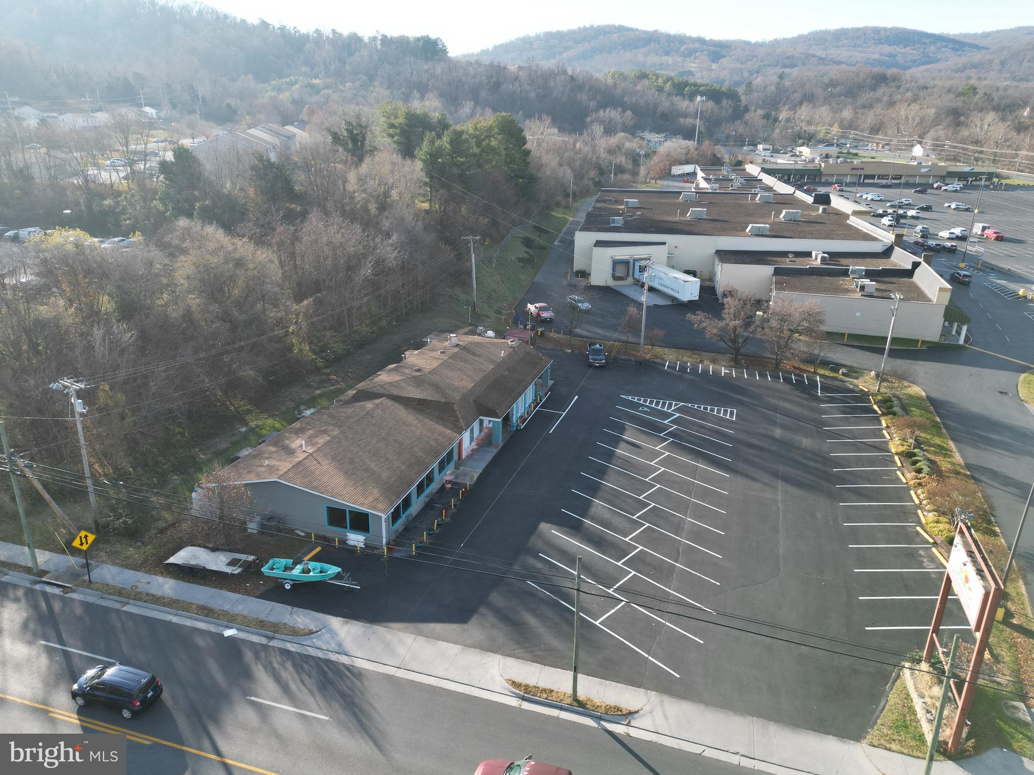 865 JOHN MARSHALL HIGHWAY