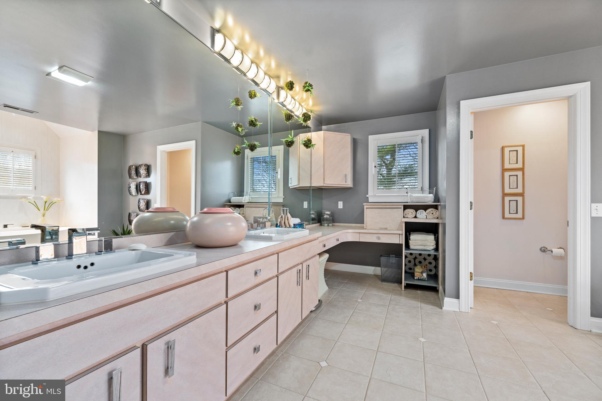 OVERLOOK - Residential